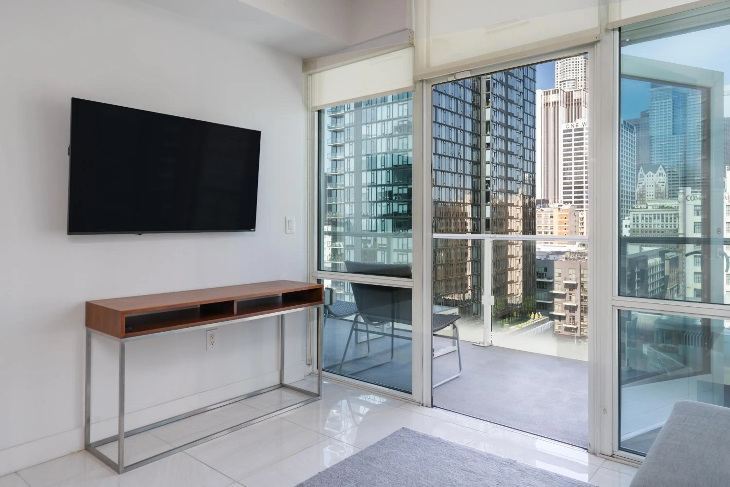 View (from property/room) in Level Los Angeles - Downtown South Olive