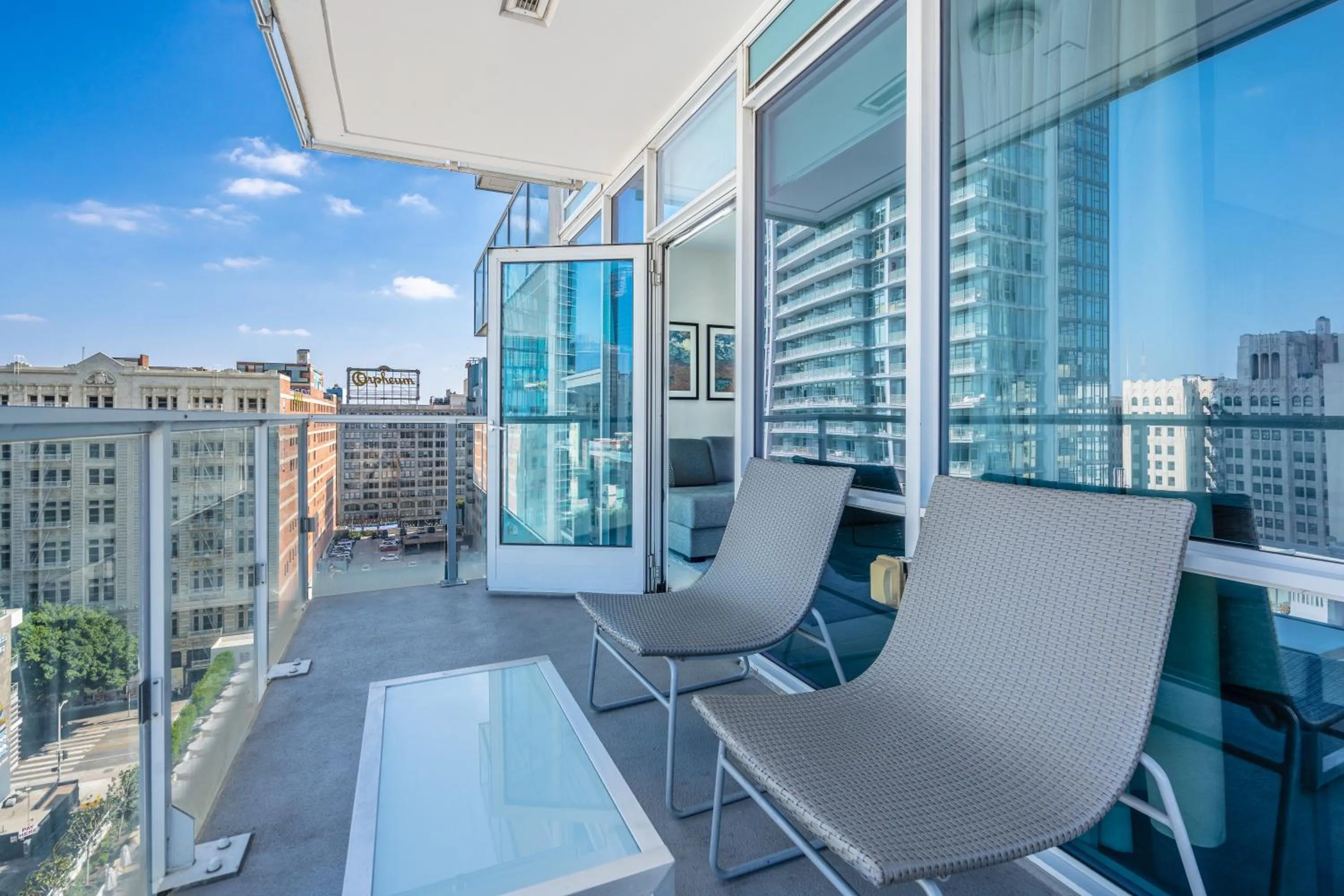 Patio in Level Los Angeles - Downtown South Olive