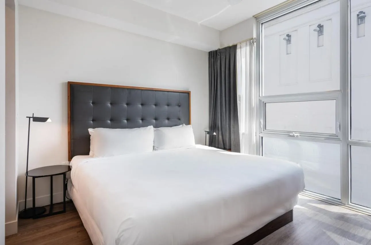 Bedroom, Bed in Level Los Angeles - Downtown South Olive