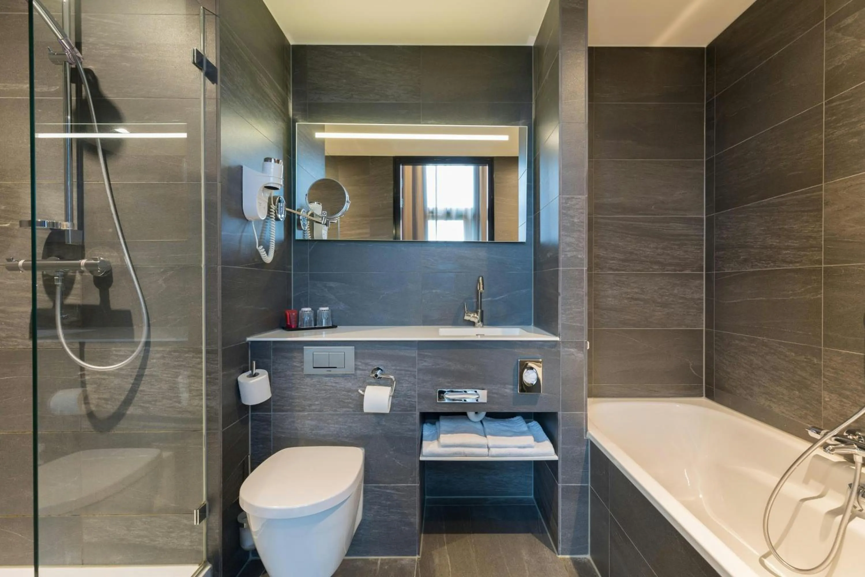 Bathroom in Leonardo Hotel Groningen Stadspark