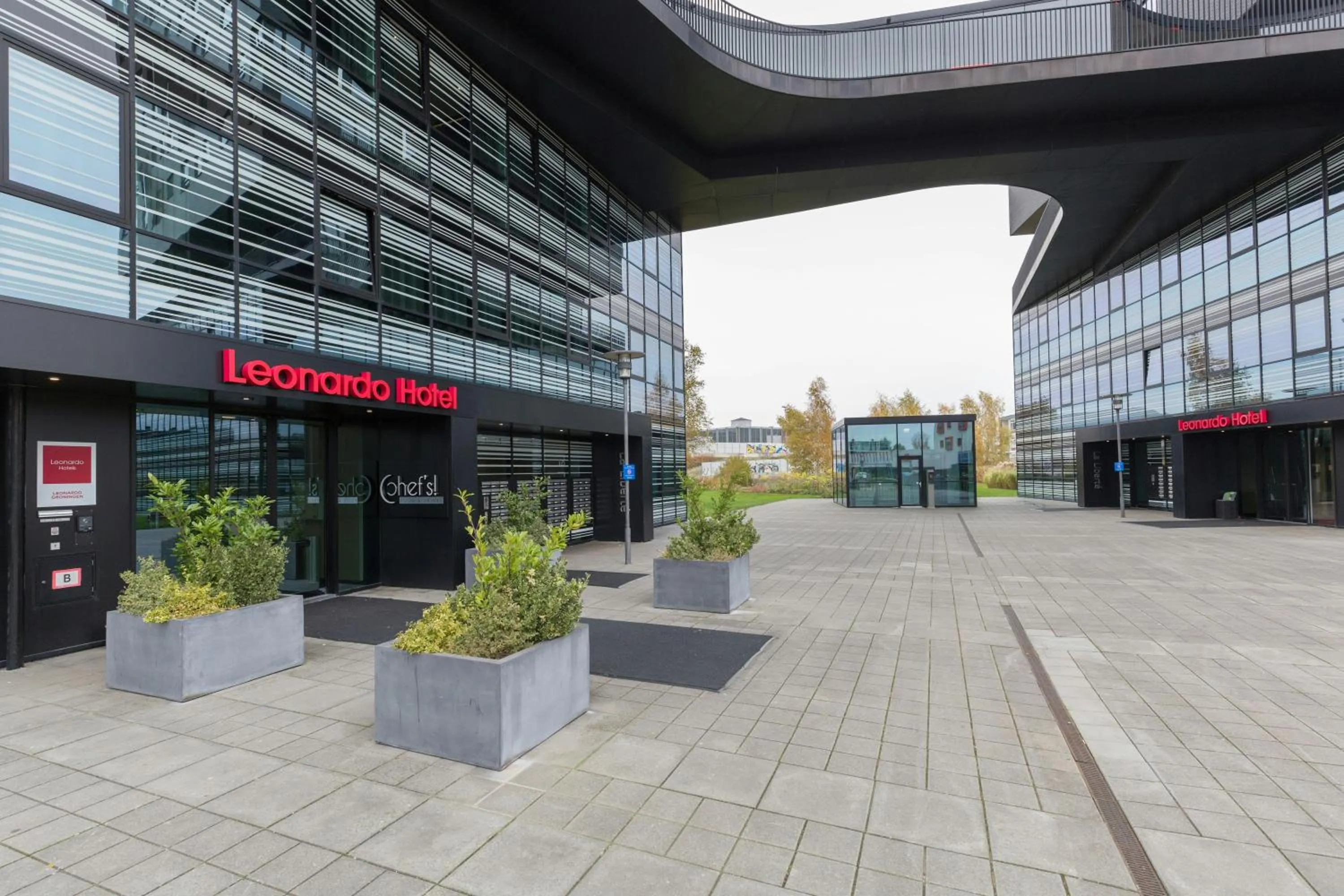 Facade/entrance in Leonardo Hotel Groningen Stadspark
