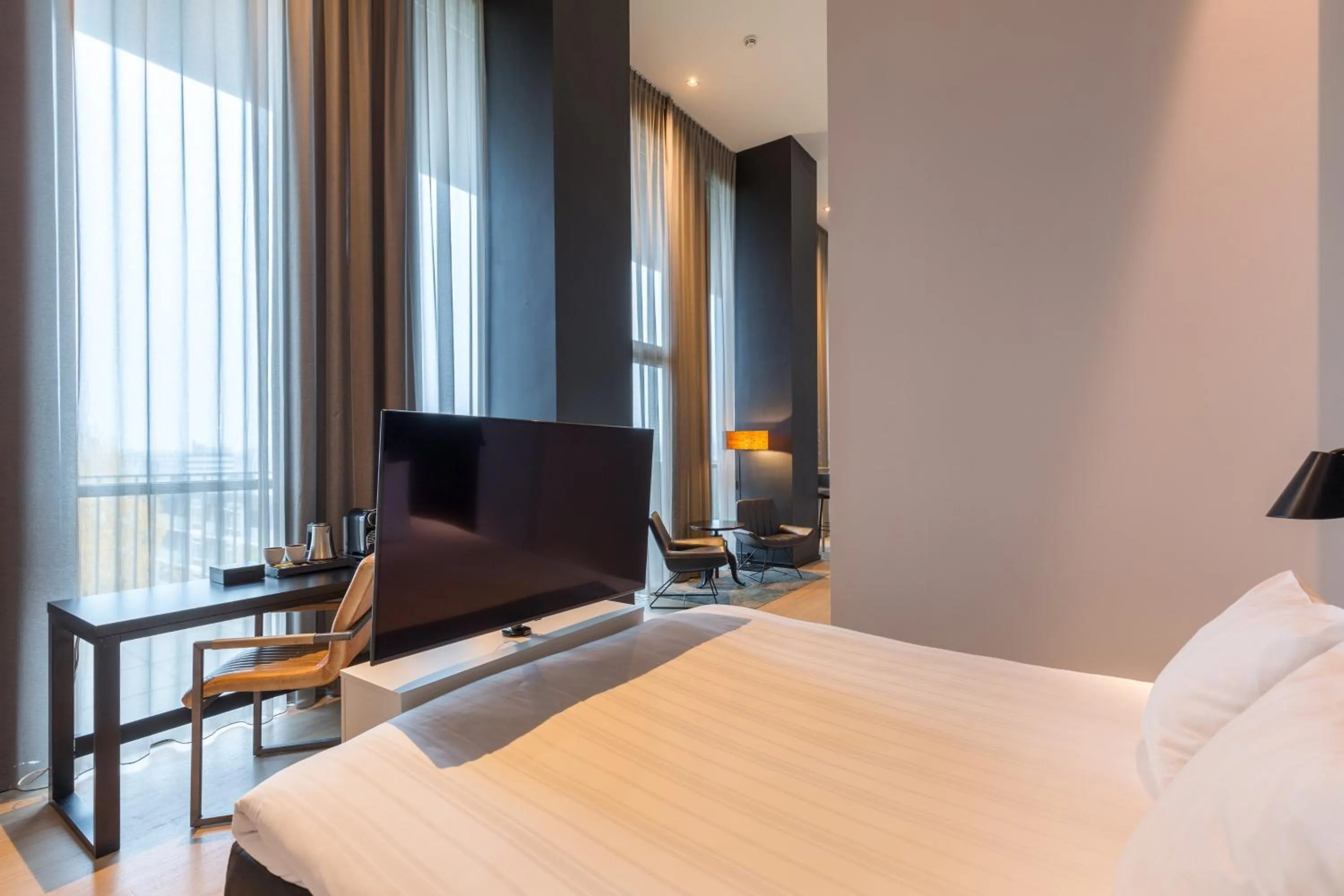 Bedroom, Bed in Leonardo Hotel Groningen Stadspark