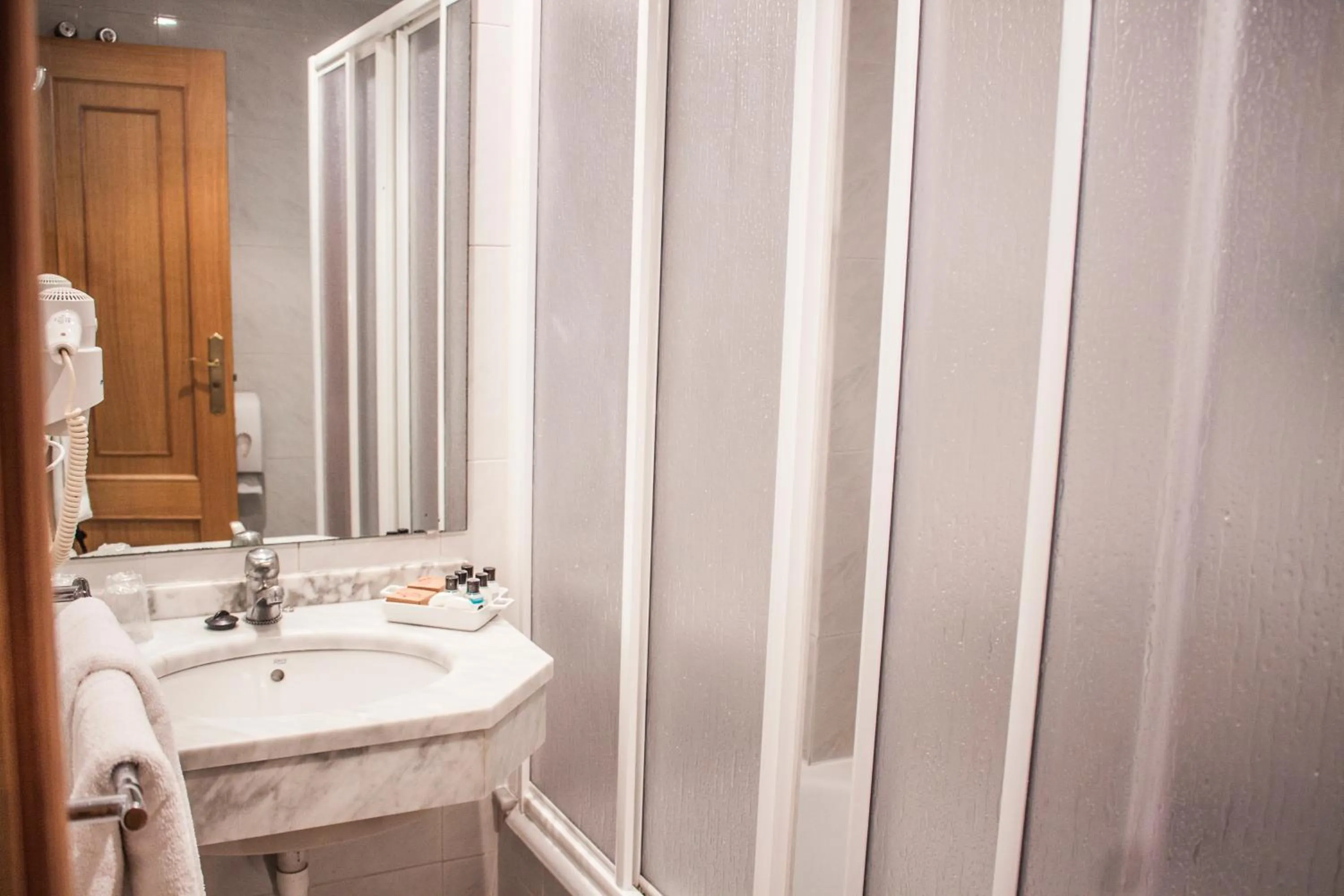 Other in Nest Style Santiago