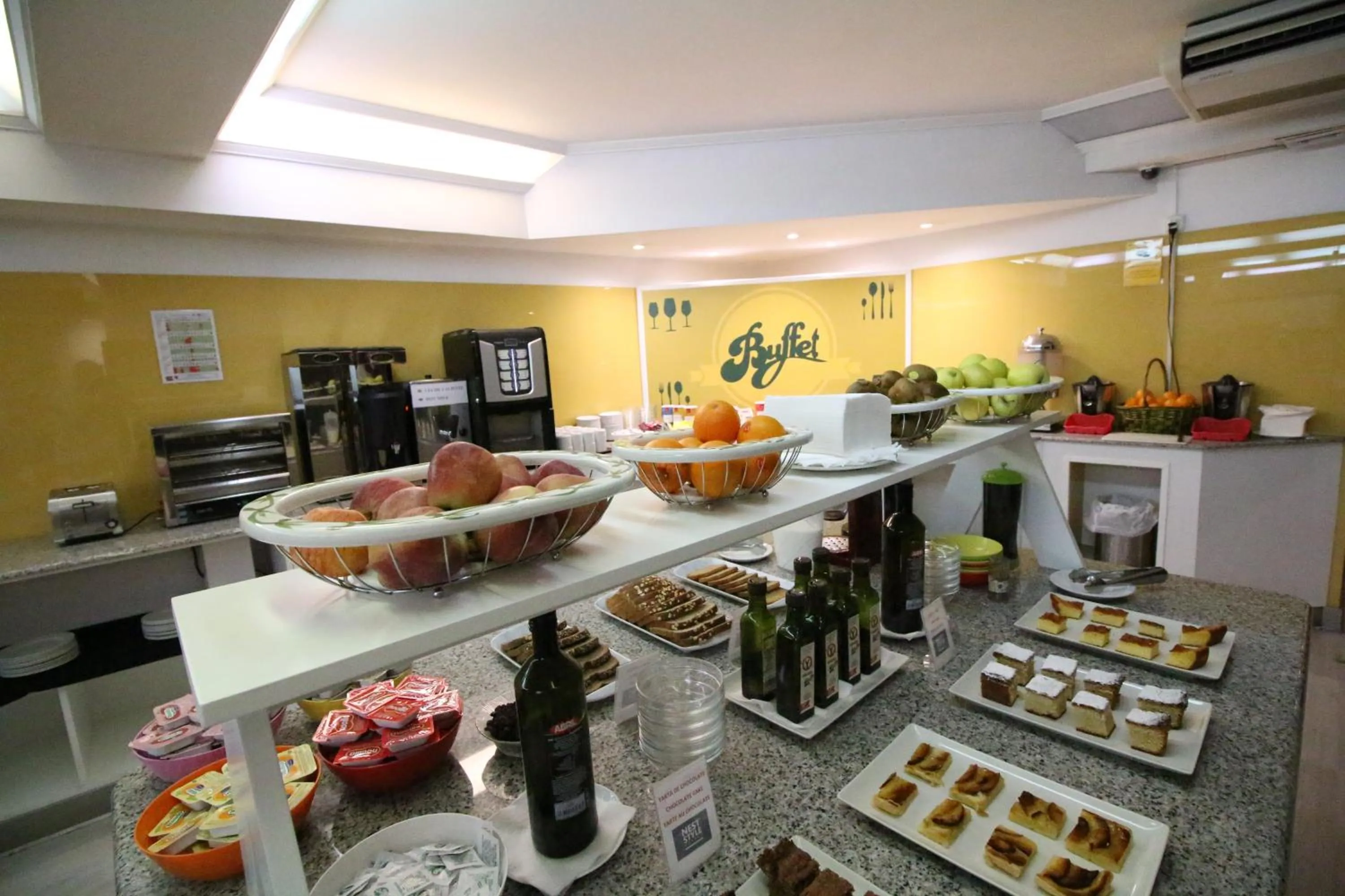 Food and drinks in Nest Style Santiago