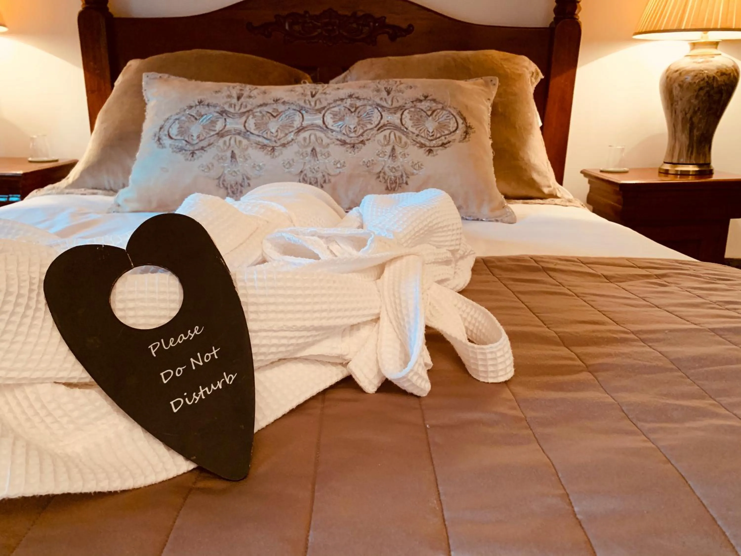 Bedroom, Bed in Busfeild Arms