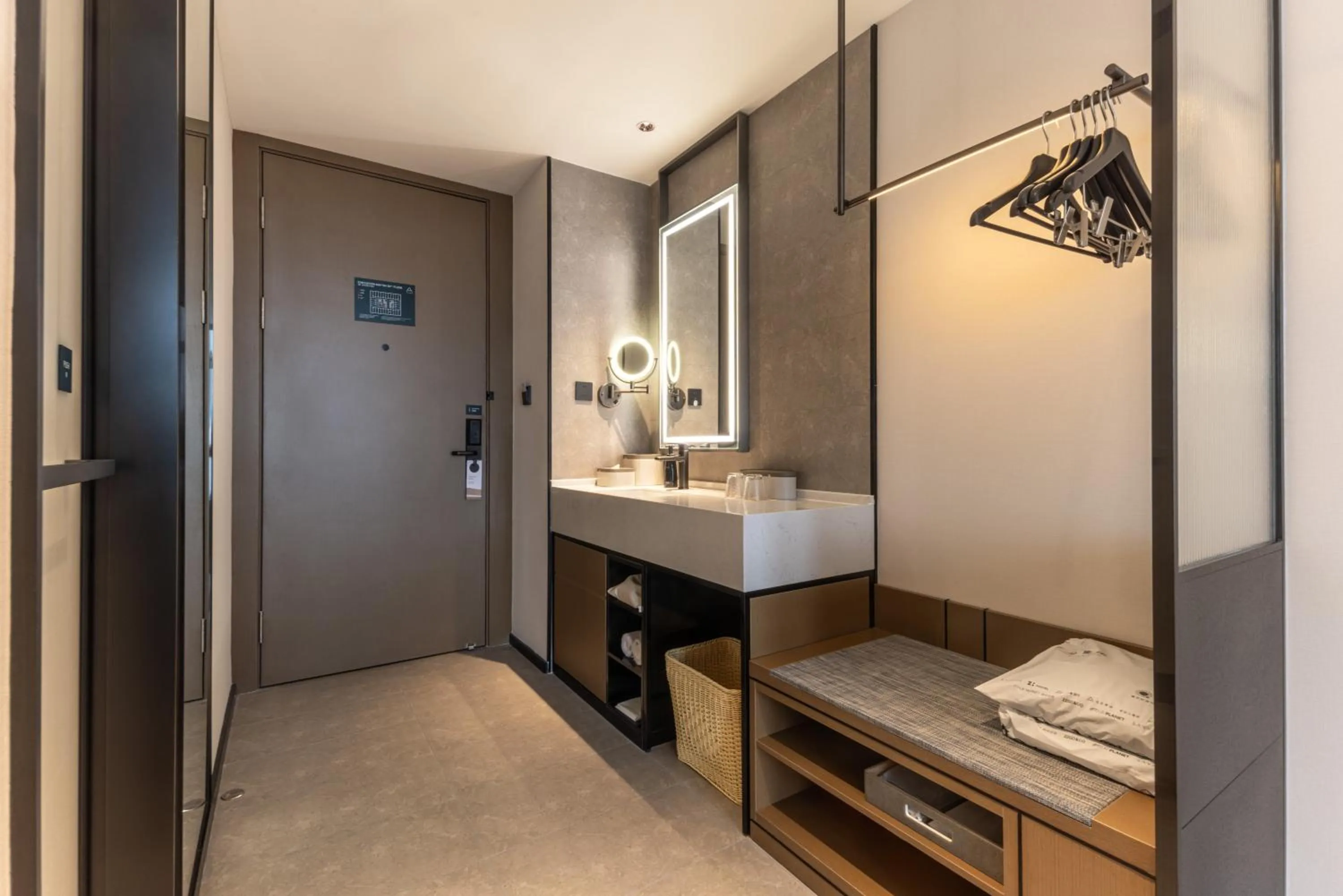 Bed in Atour Hotel Wuhan Yellow Crane Tower Shouyi Plaza