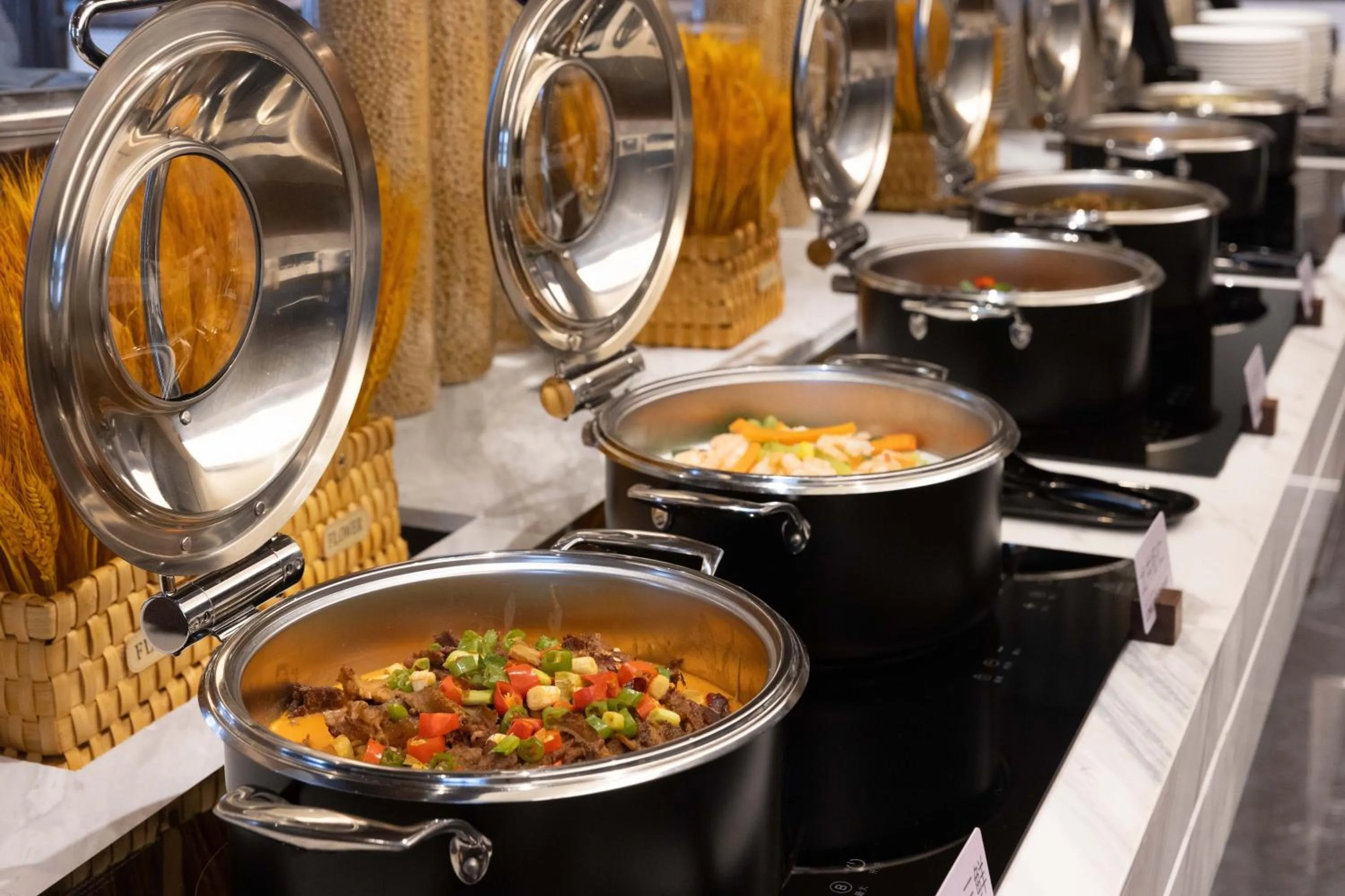 Restaurant/places to eat in Atour Hotel Wuhan Yellow Crane Tower Shouyi Plaza