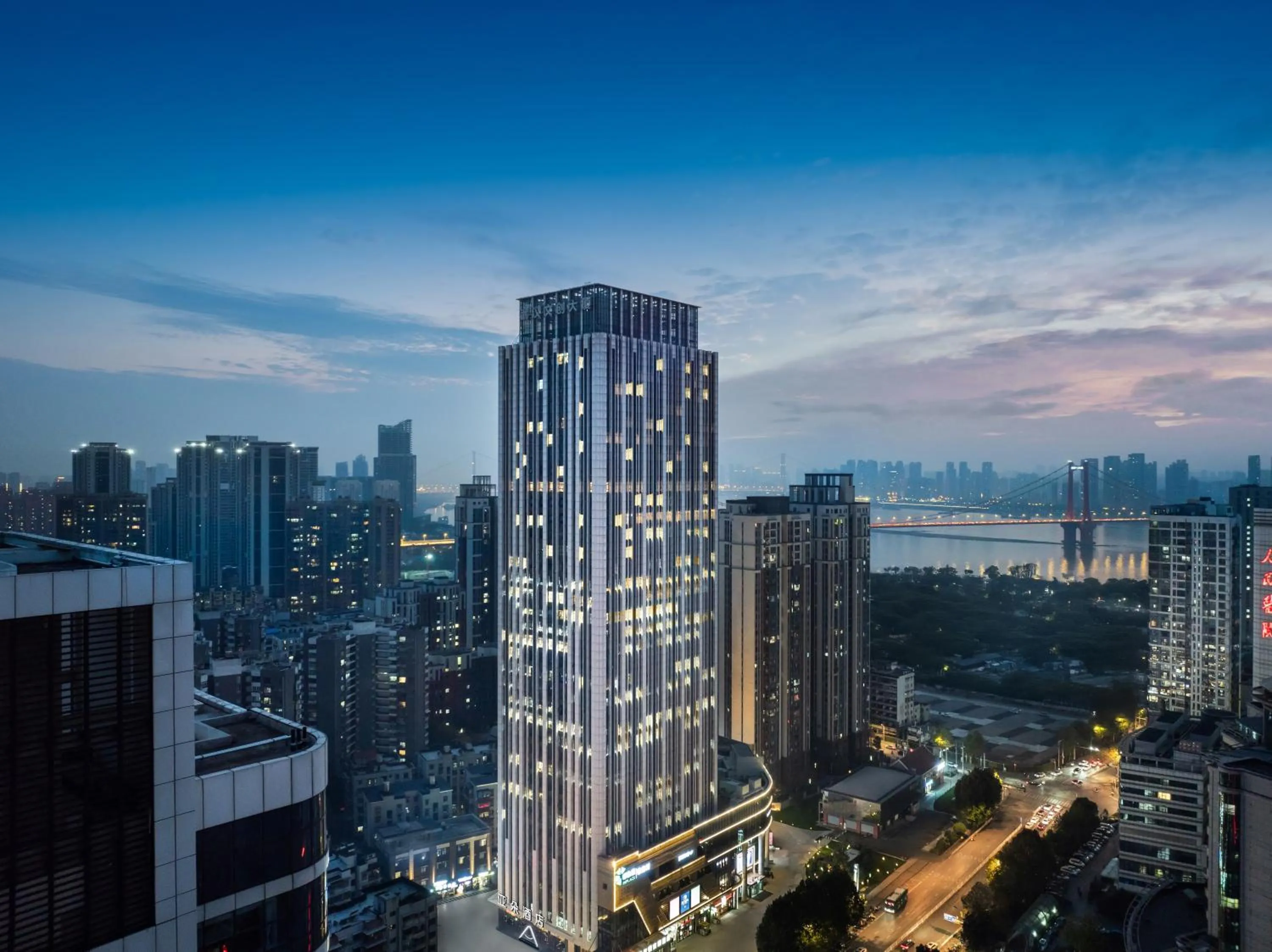 Property building in Atour Hotel Wuhan Yellow Crane Tower Shouyi Plaza