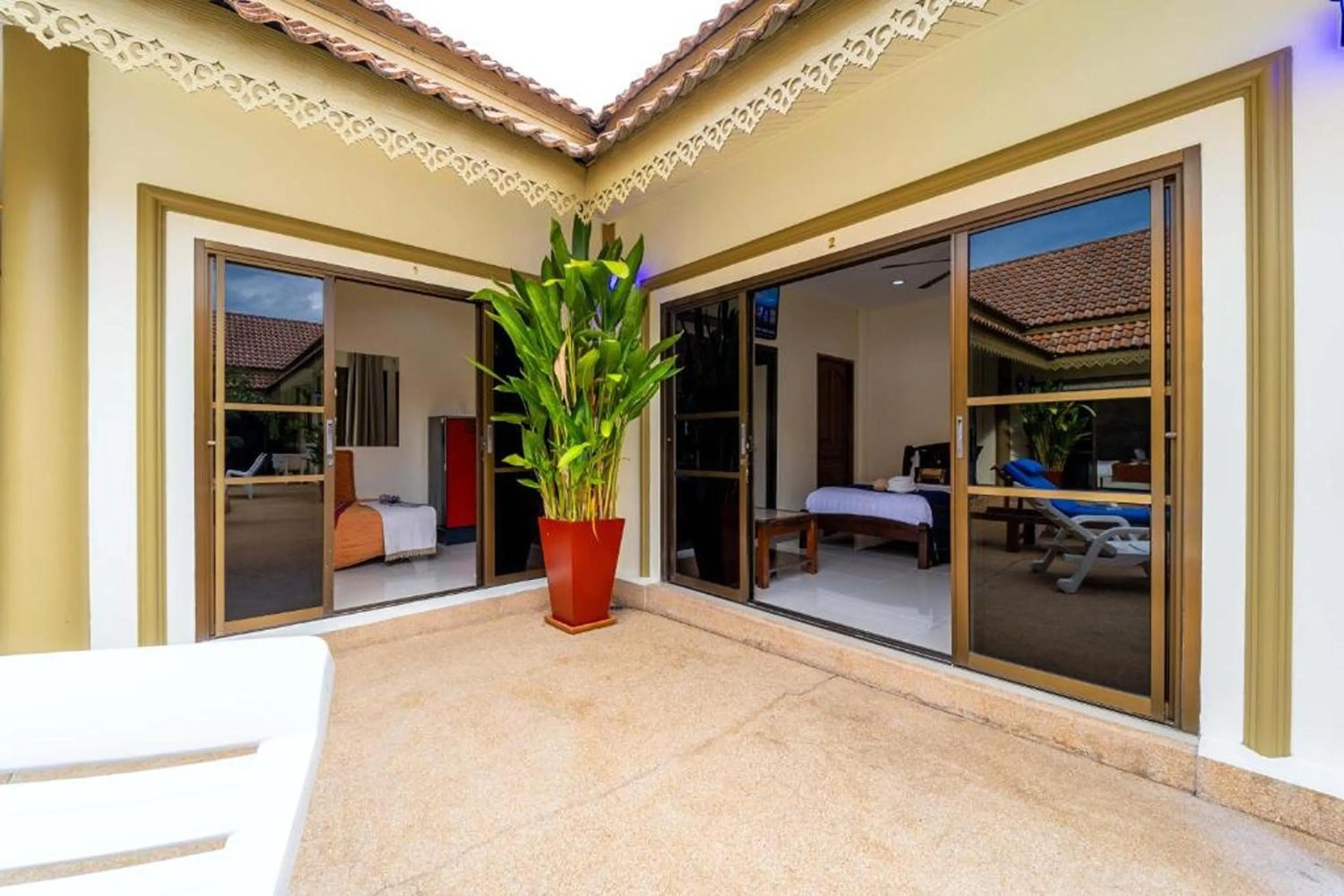 Balcony/Terrace in Siam Court Hotel and Resort