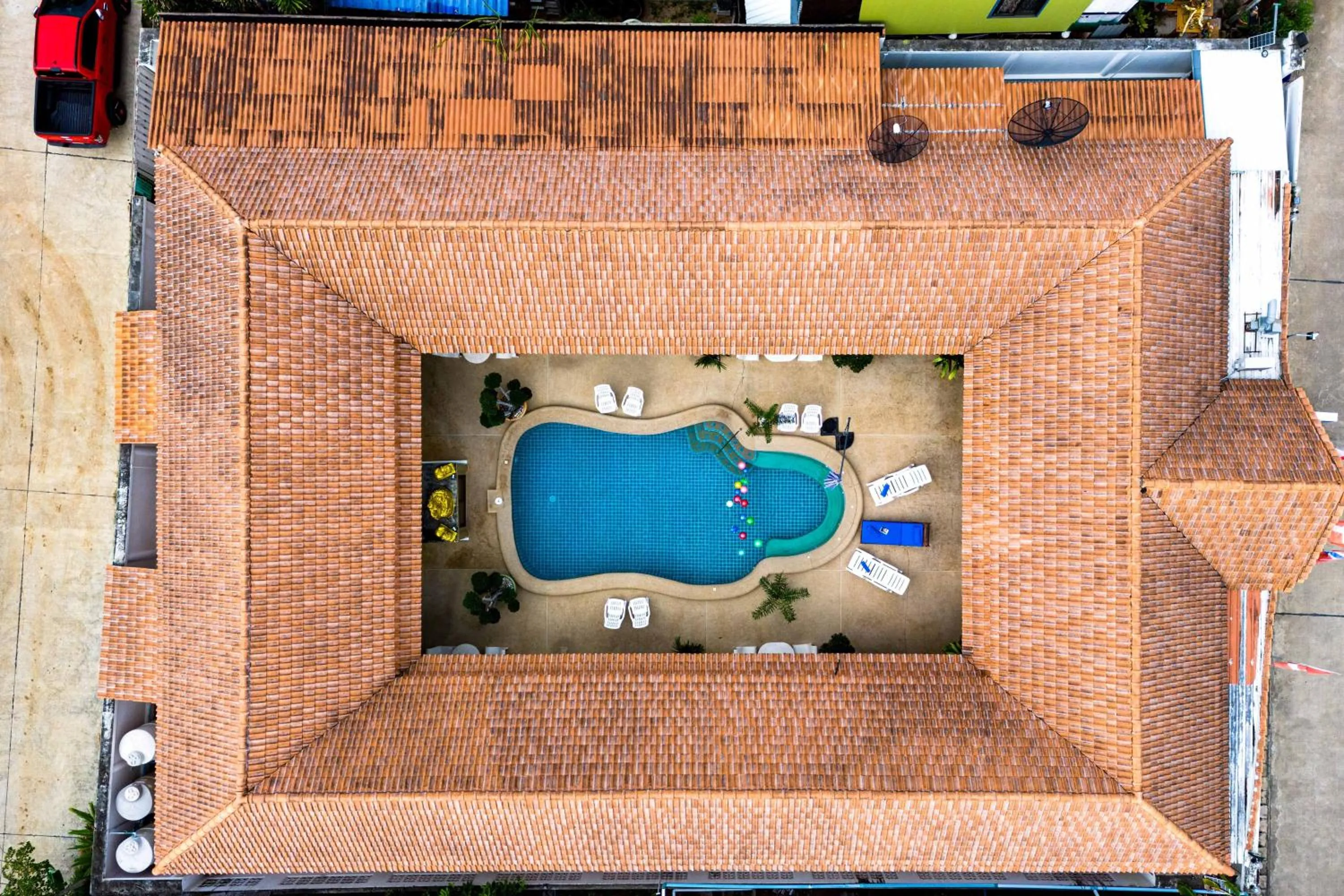 Swimming pool in Siam Court Hotel and Resort