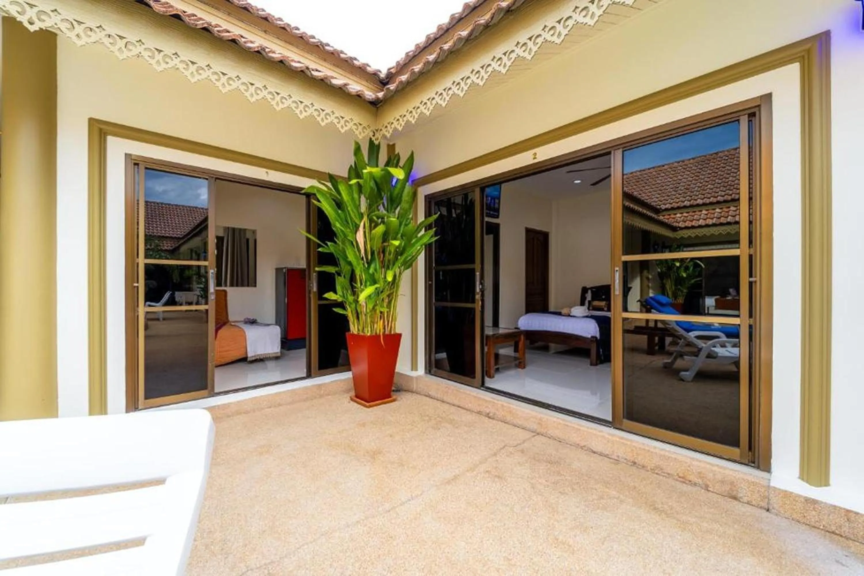 Balcony/Terrace in Siam Court Hotel and Resort