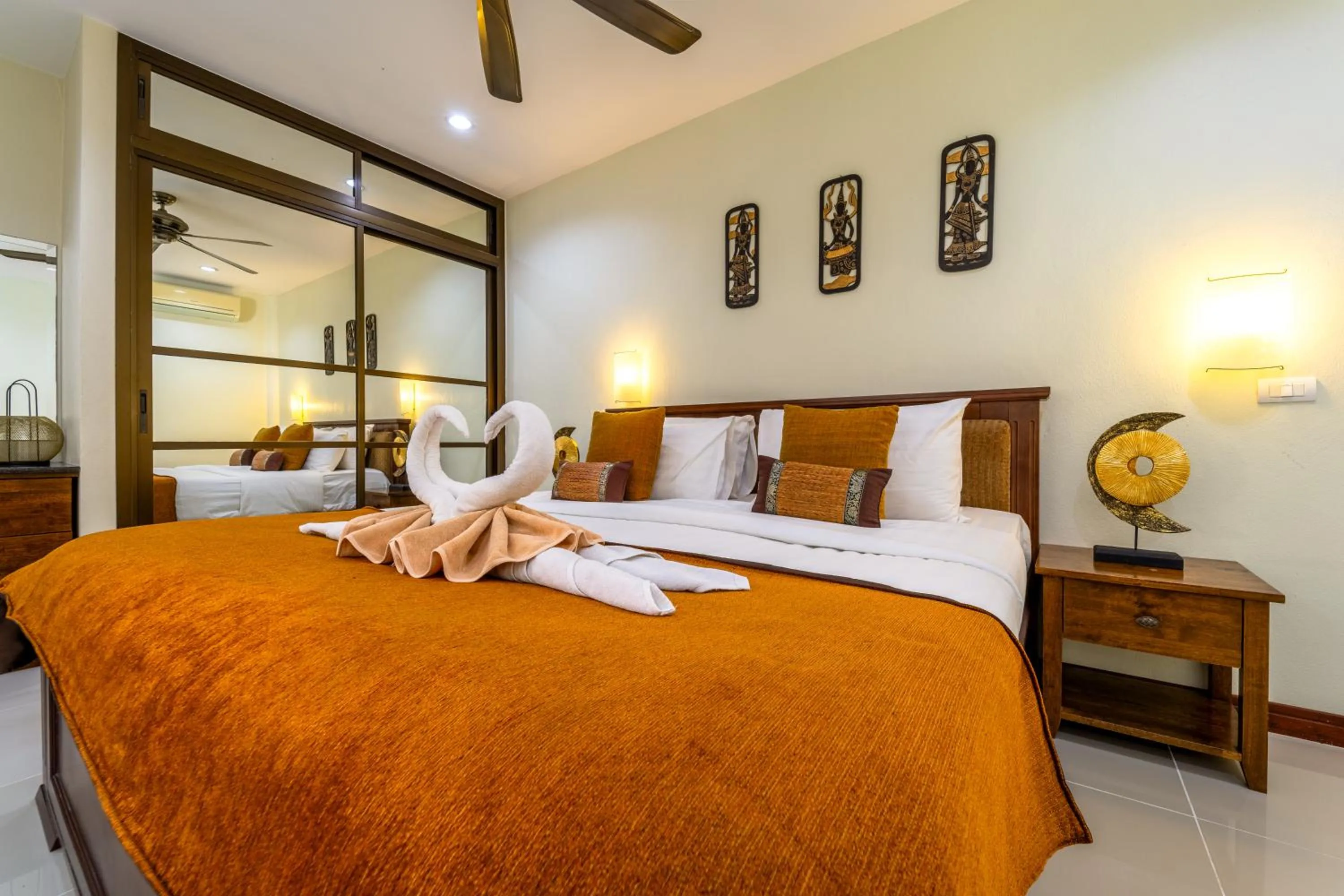 Bed in Siam Court Hotel and Resort