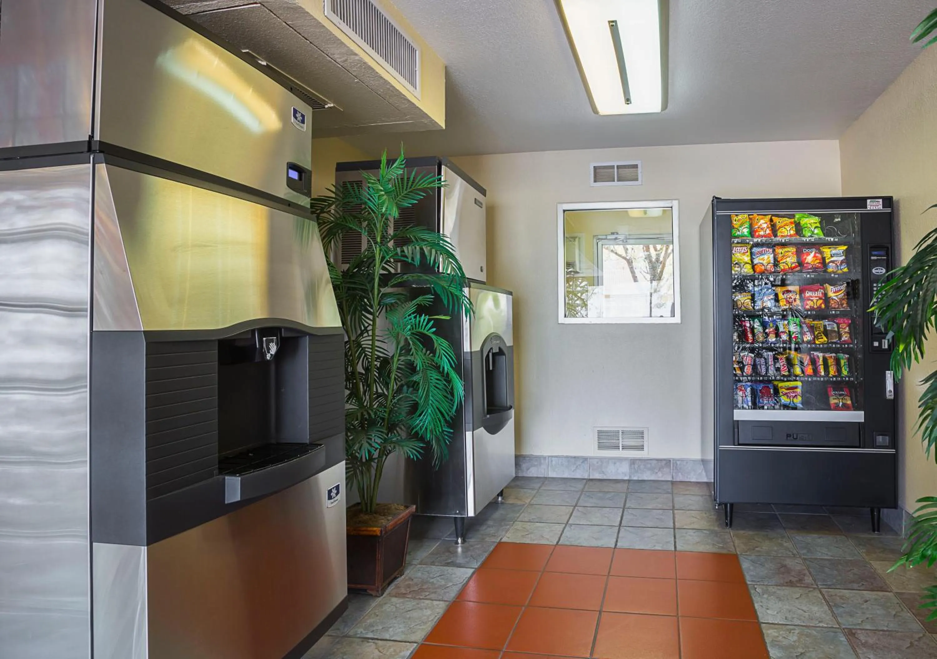 vending machine in Motel 6-Holbrook, AZ