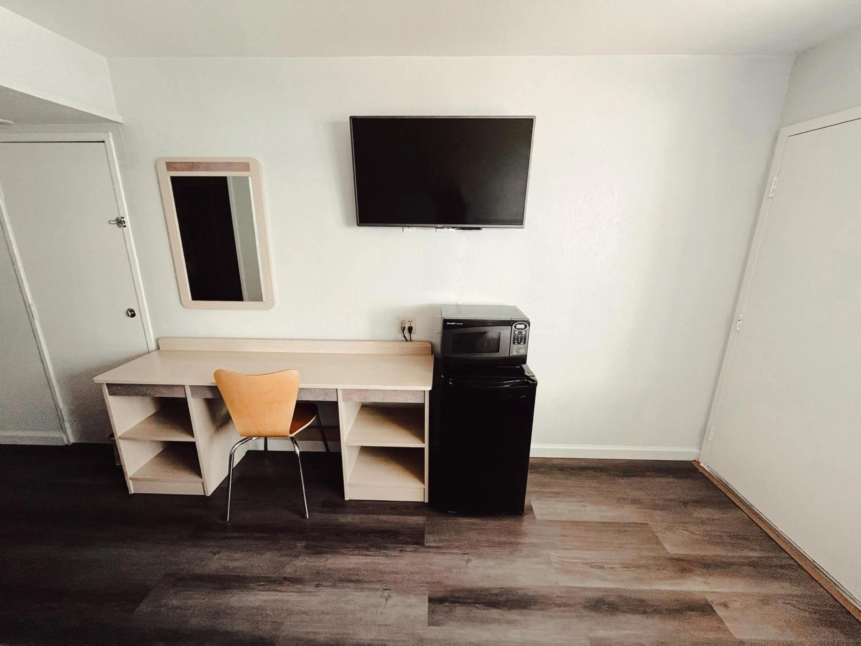 TV and multimedia in Motel 6-Holbrook, AZ