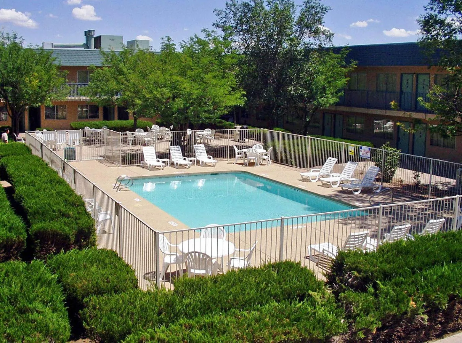 Swimming pool in Motel 6-Holbrook, AZ