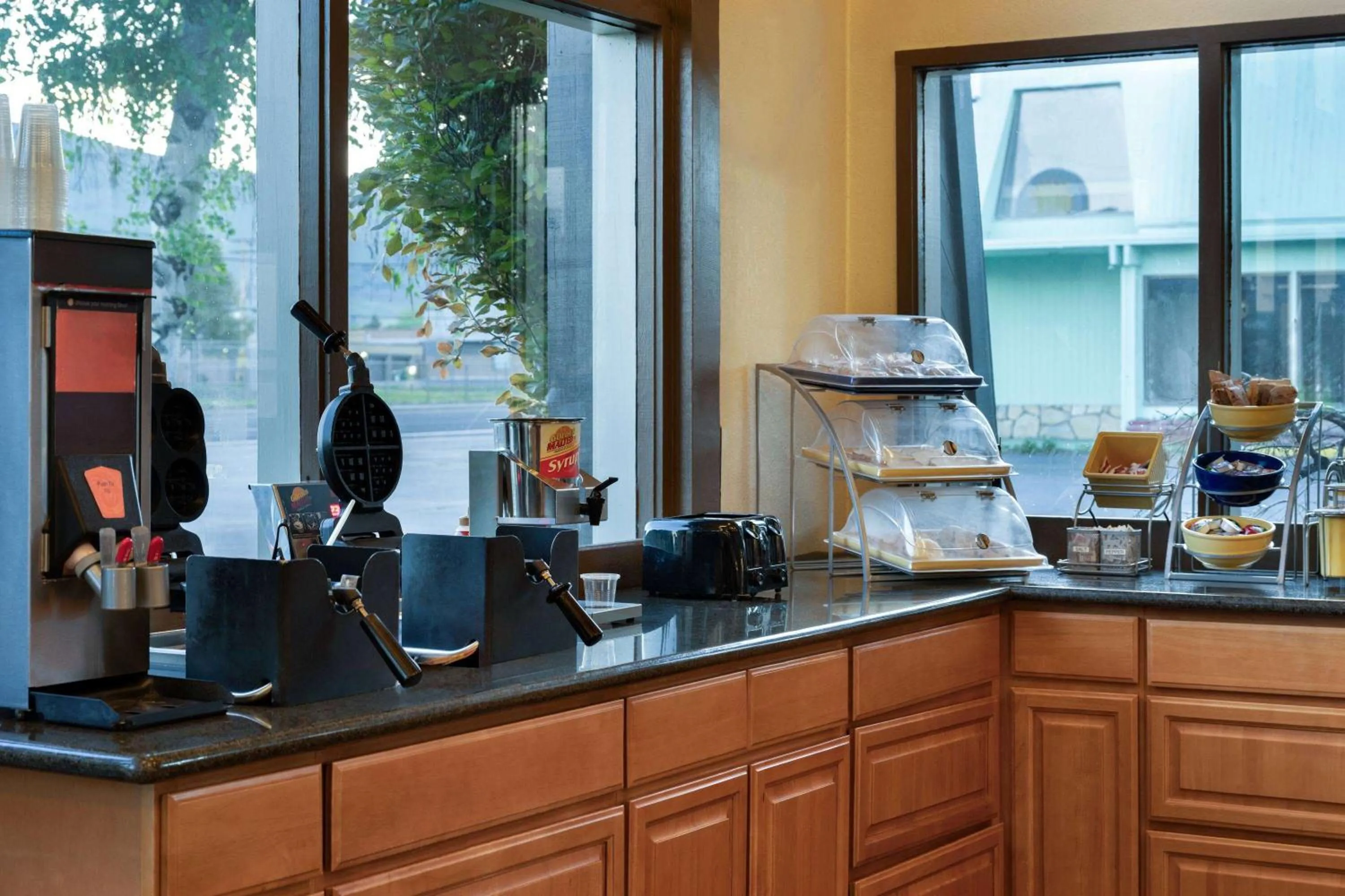 Breakfast in Days Inn by Wyndham Klamath Falls