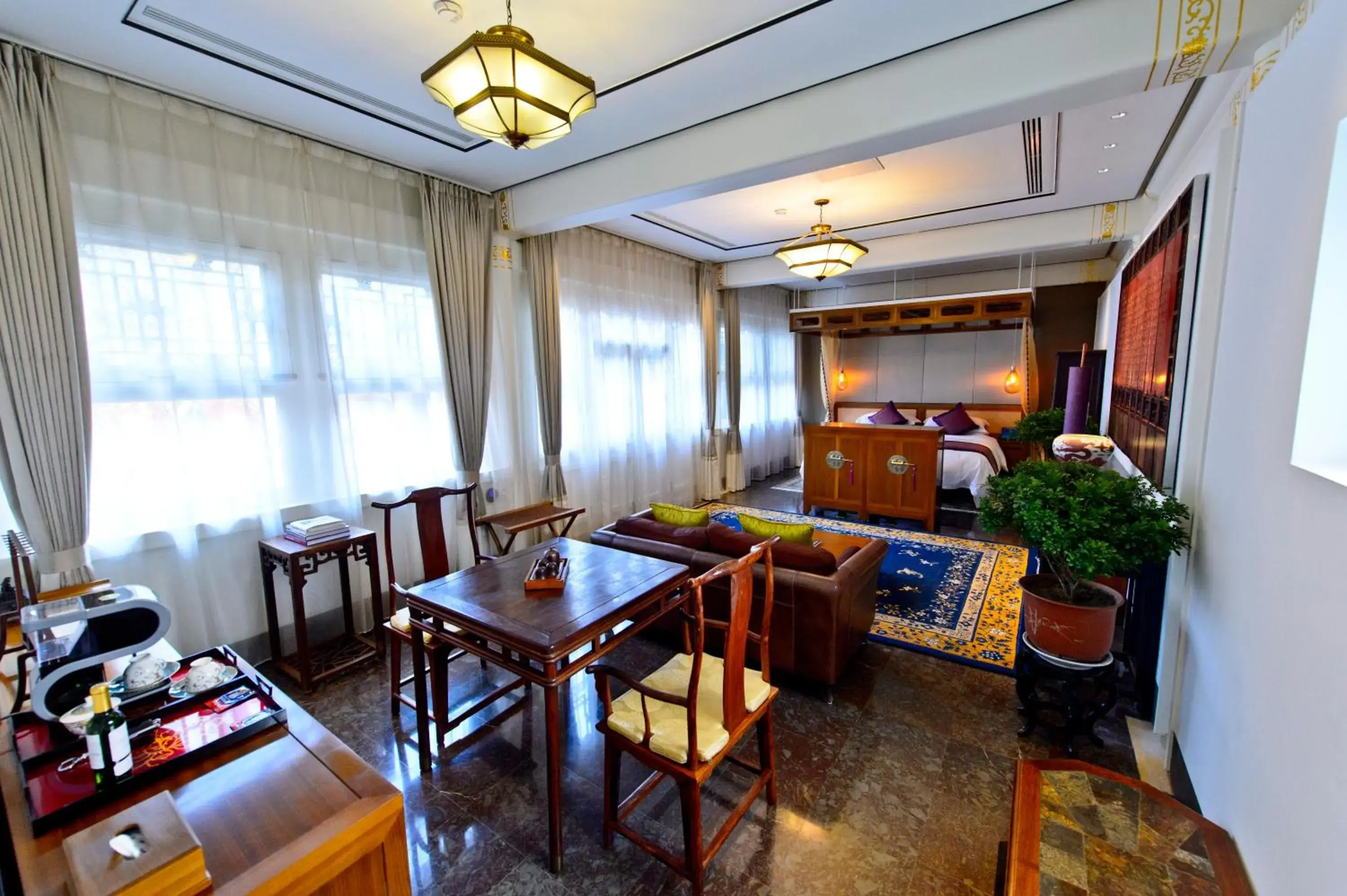 South Courtyard Deluxe room in Cours Et Pavillons South Courtyard Deluxe room in Cours Et Pavillons