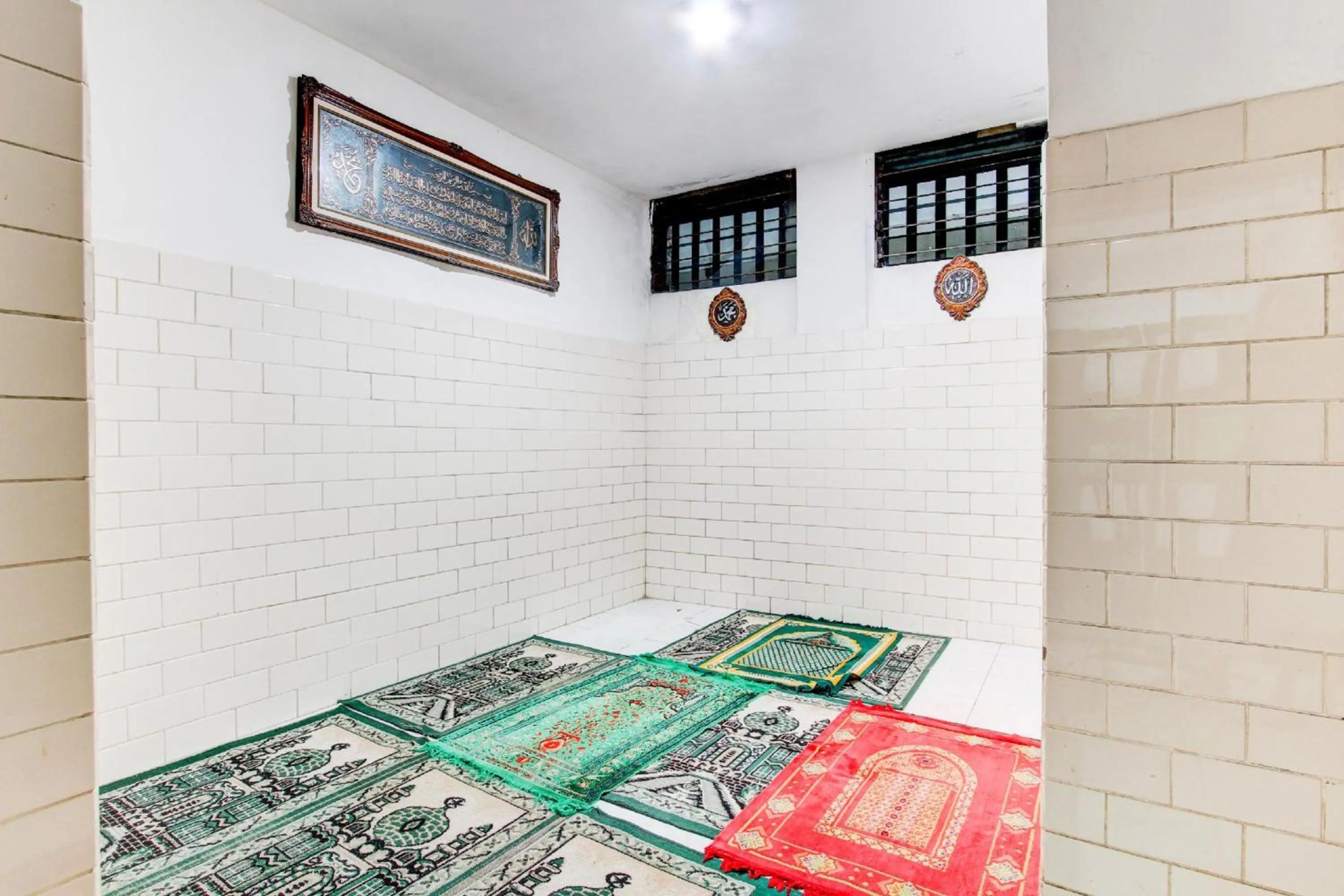 Lobby or reception in Collection O Jalan Slamet Riyadi Near Kampung Batik Kauman Formerly Hotel Grand Kota