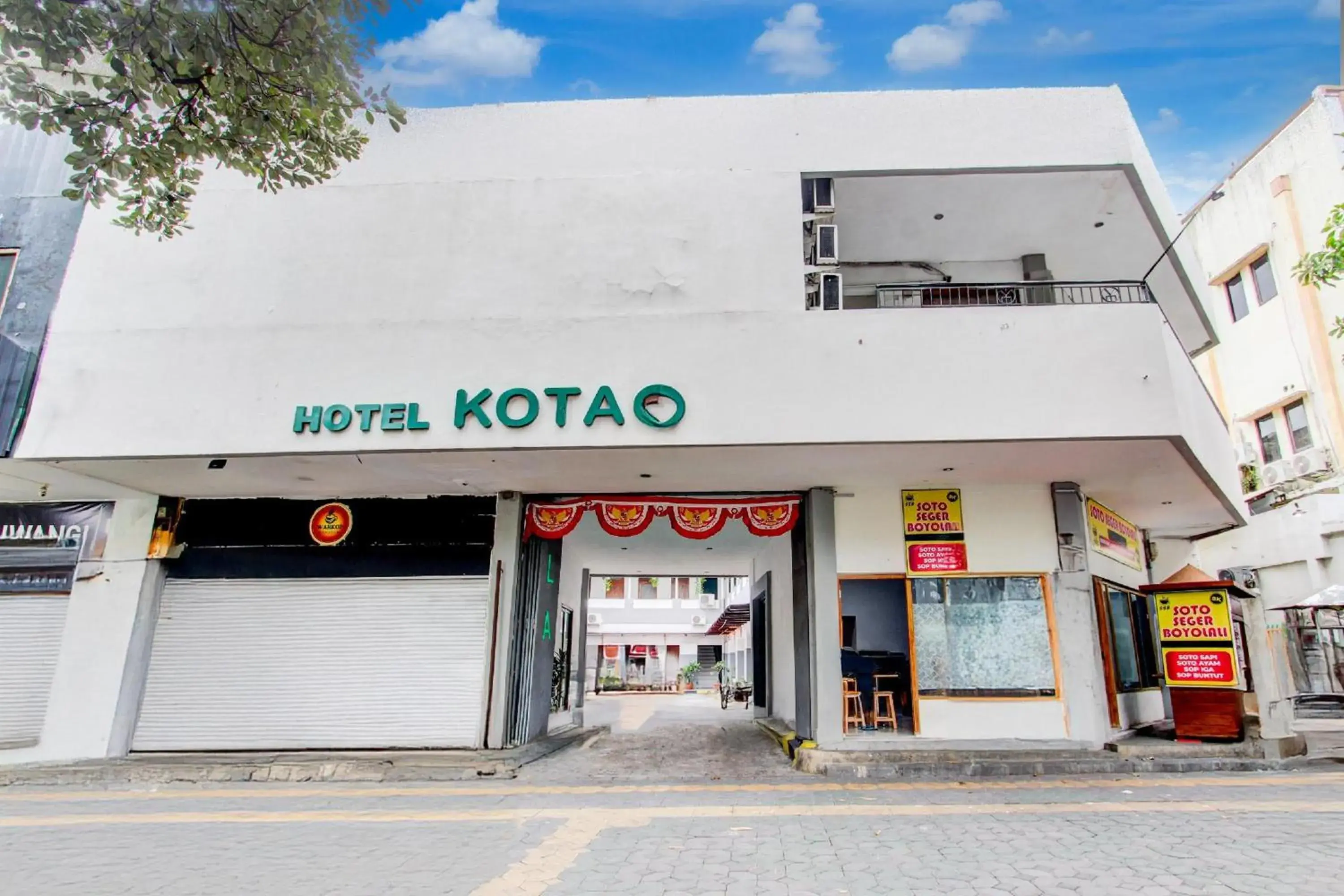 Collection O Jalan Slamet Riyadi Near Kampung Batik Kauman Formerly Hotel Grand Kota Collection O Jalan Slamet Riyadi Near Kampung Batik Kauman Formerly Hotel Grand Kota