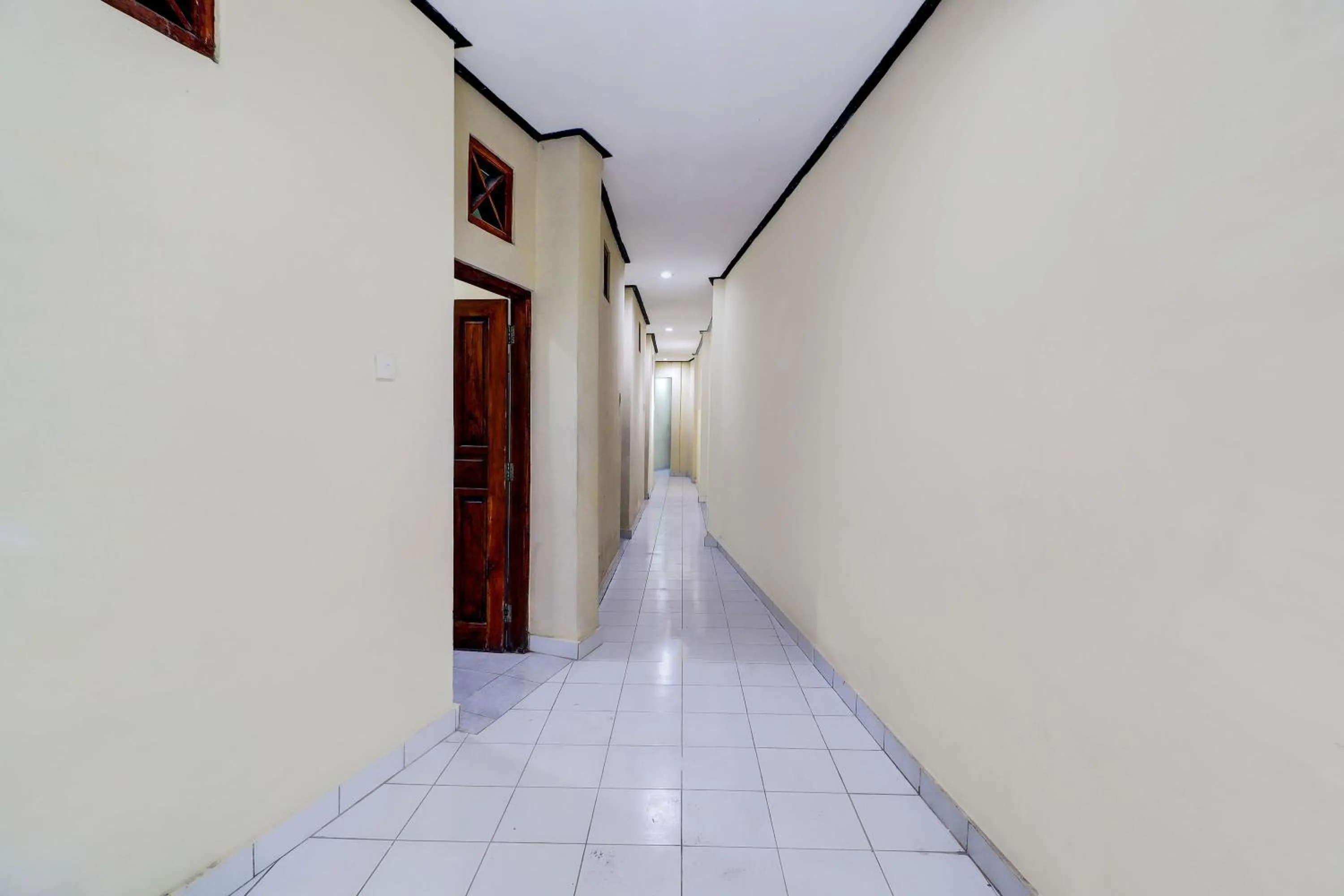 Area and facilities in Townhouse Oak Legian Near Legian Beach Formerly Sayang Maha Merta