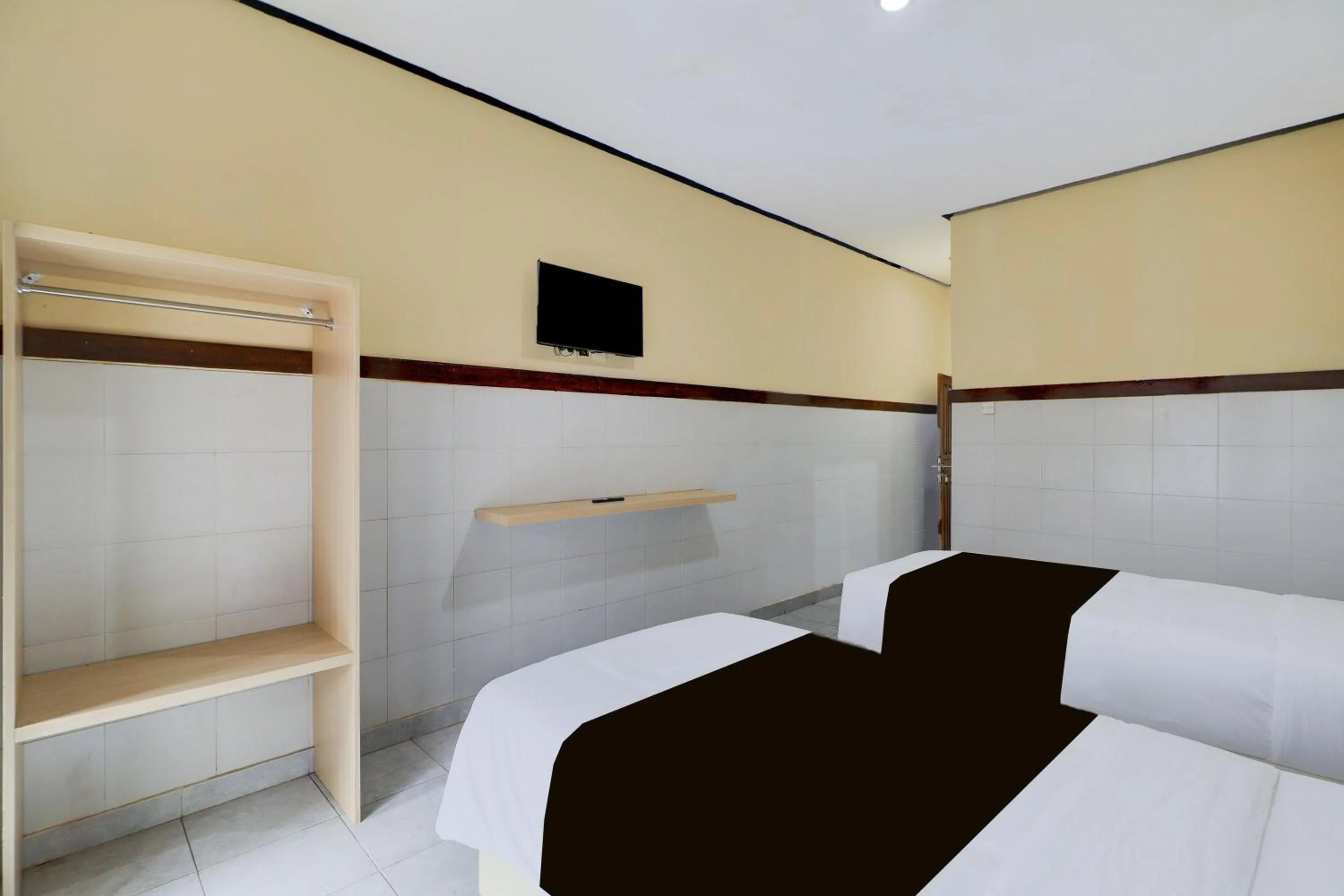 Bedroom, Bed in Townhouse Oak Legian Near Legian Beach Formerly Sayang Maha Merta