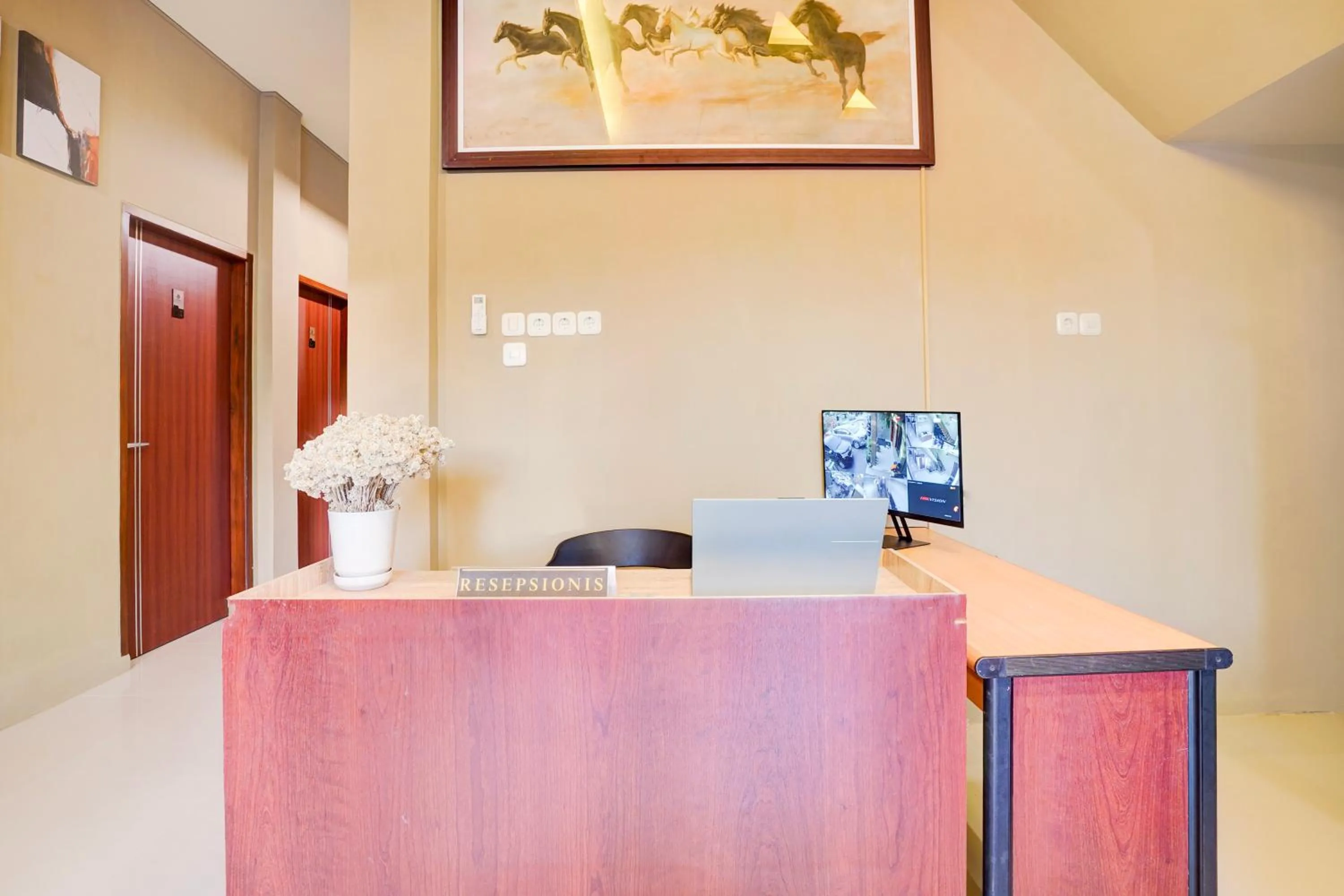 Lobby or reception in Collection O Padang City Center Near Transmart Padang Formerly De Orchids