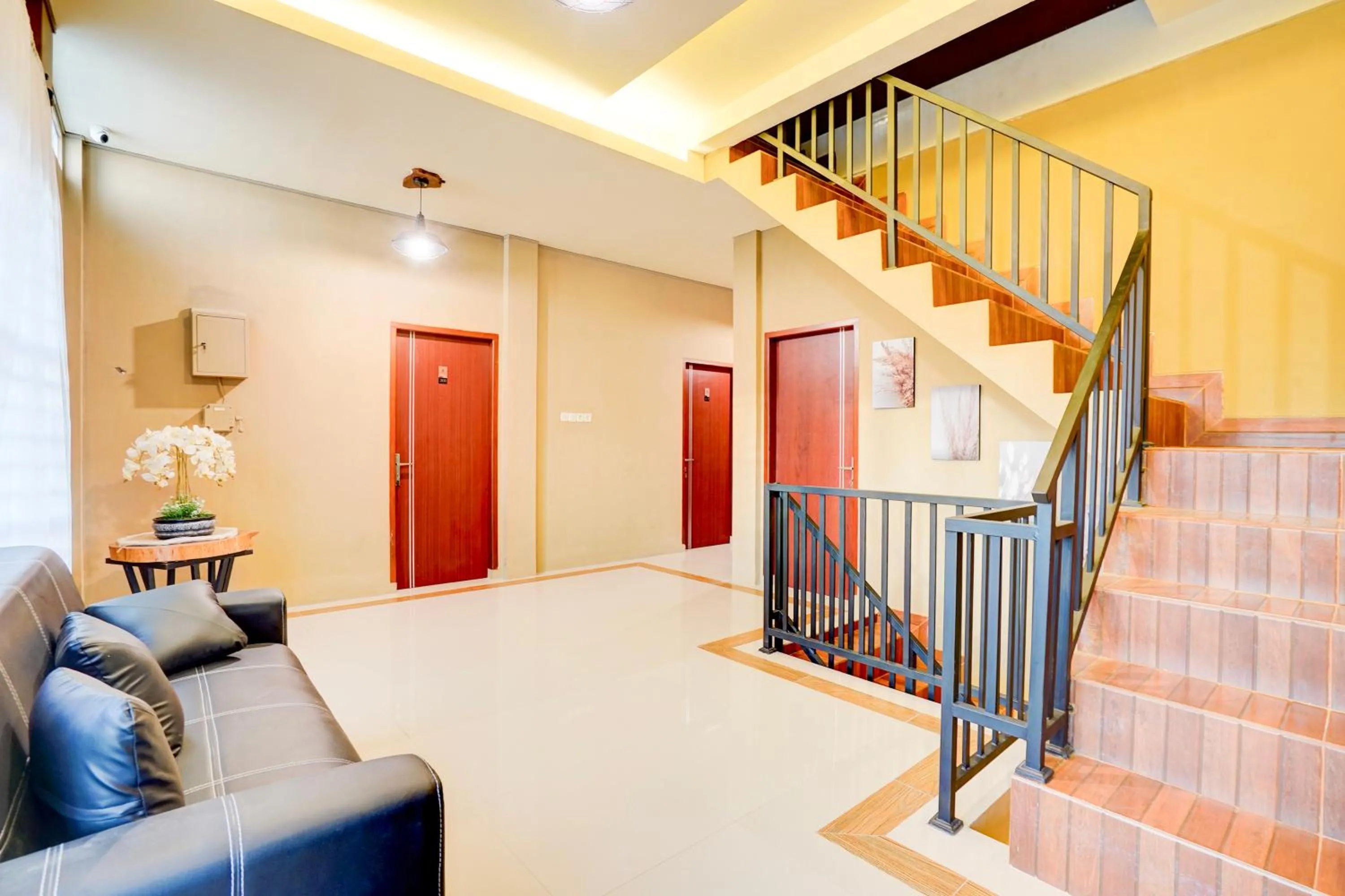 Seating area in Collection O Padang City Center Near Transmart Padang Formerly De Orchids