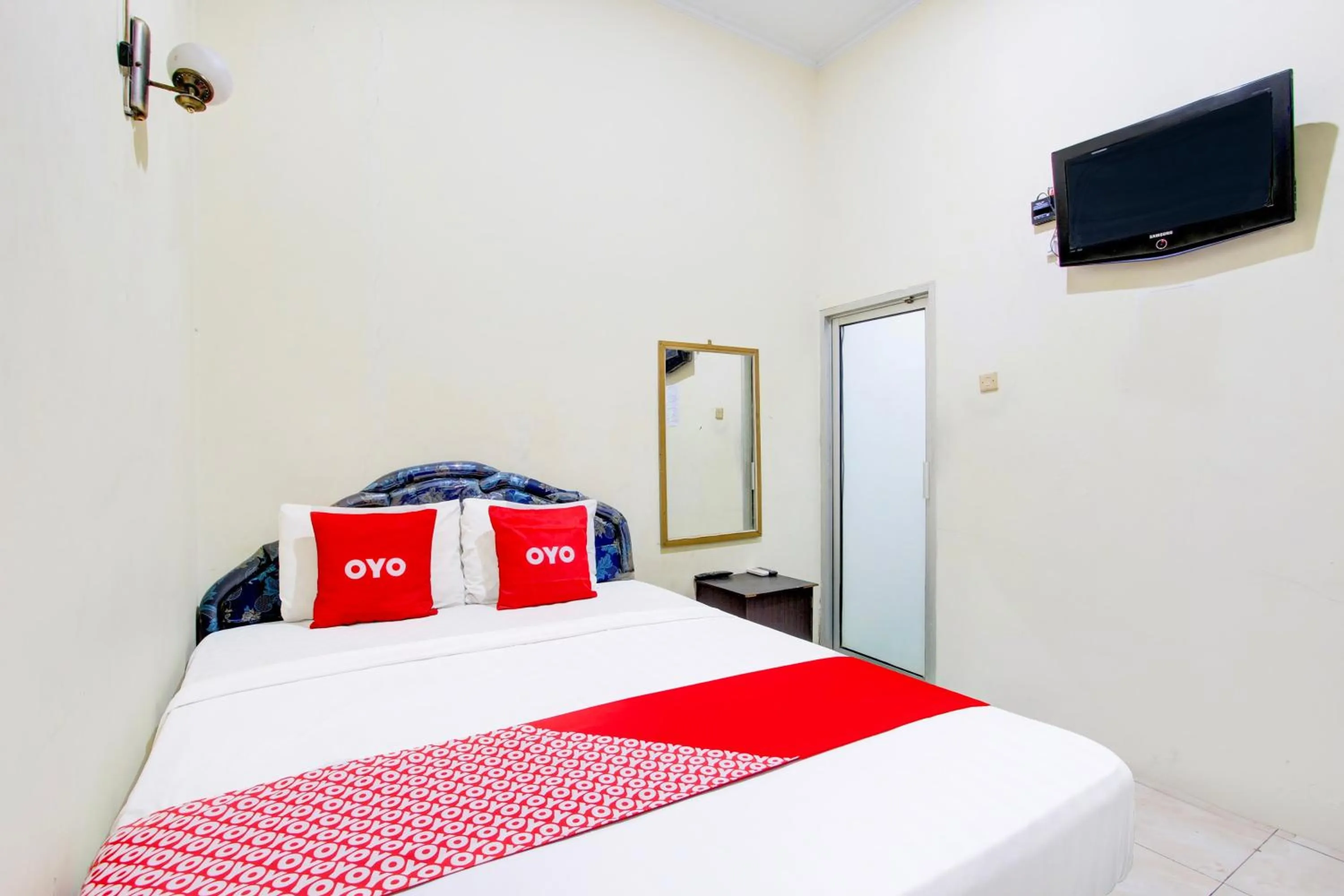 Bedroom, Bed in Hotel O Jalan Malioboro Near Stasiun Tugu Yogyakarta Formerly Hotel Baru