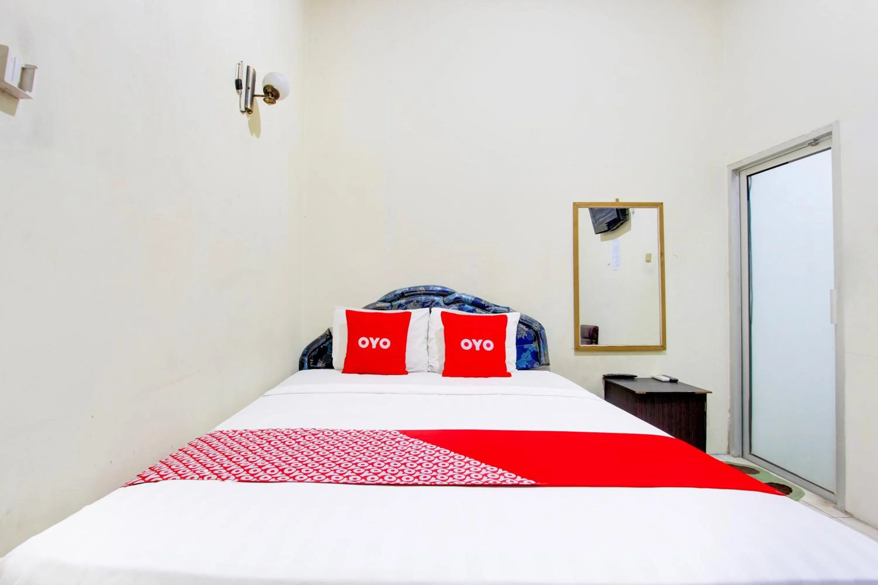 Bedroom, Bed in Hotel O Jalan Malioboro Near Stasiun Tugu Yogyakarta Formerly Hotel Baru