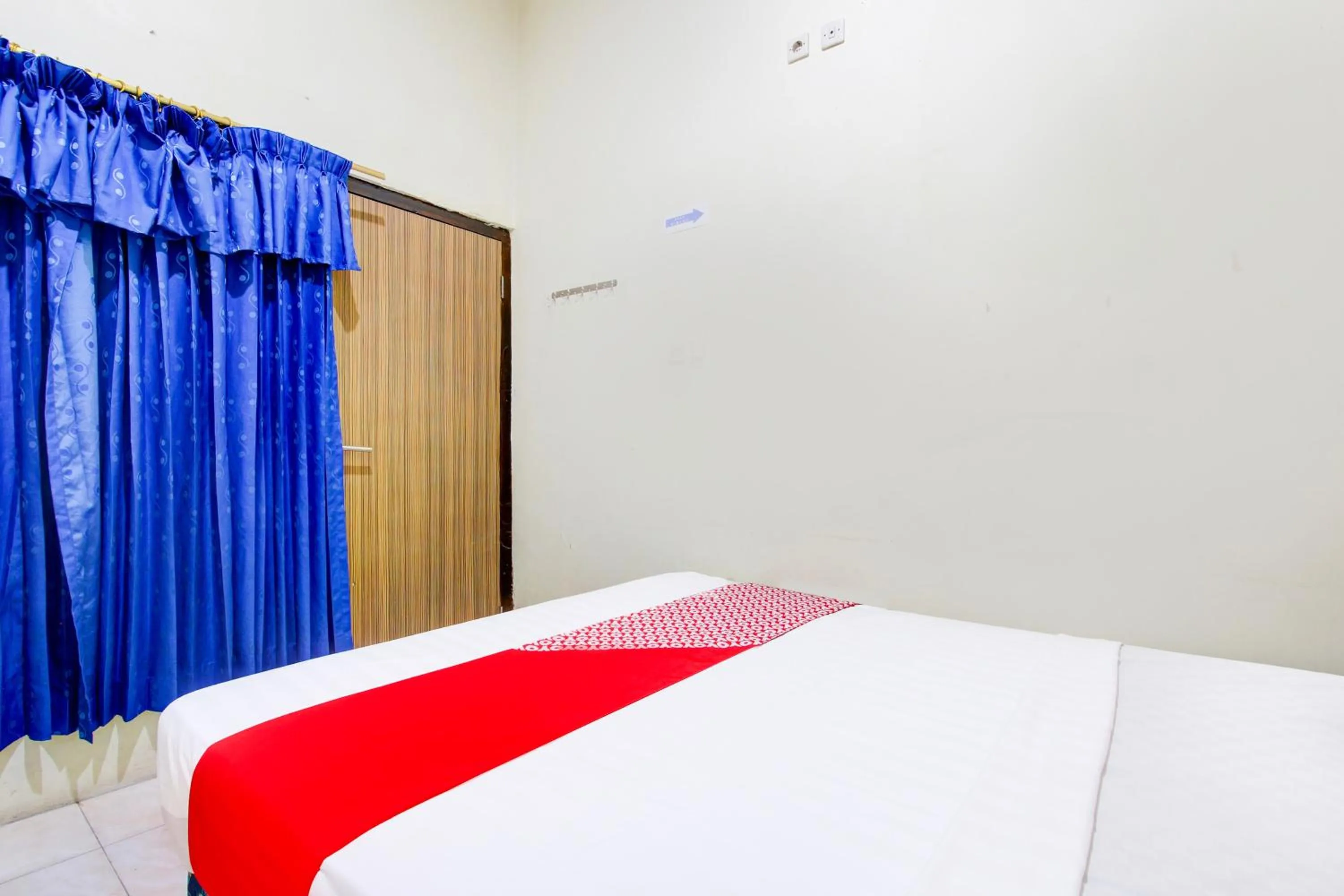 Bedroom, Bed in Hotel O Jalan Malioboro Near Stasiun Tugu Yogyakarta Formerly Hotel Baru