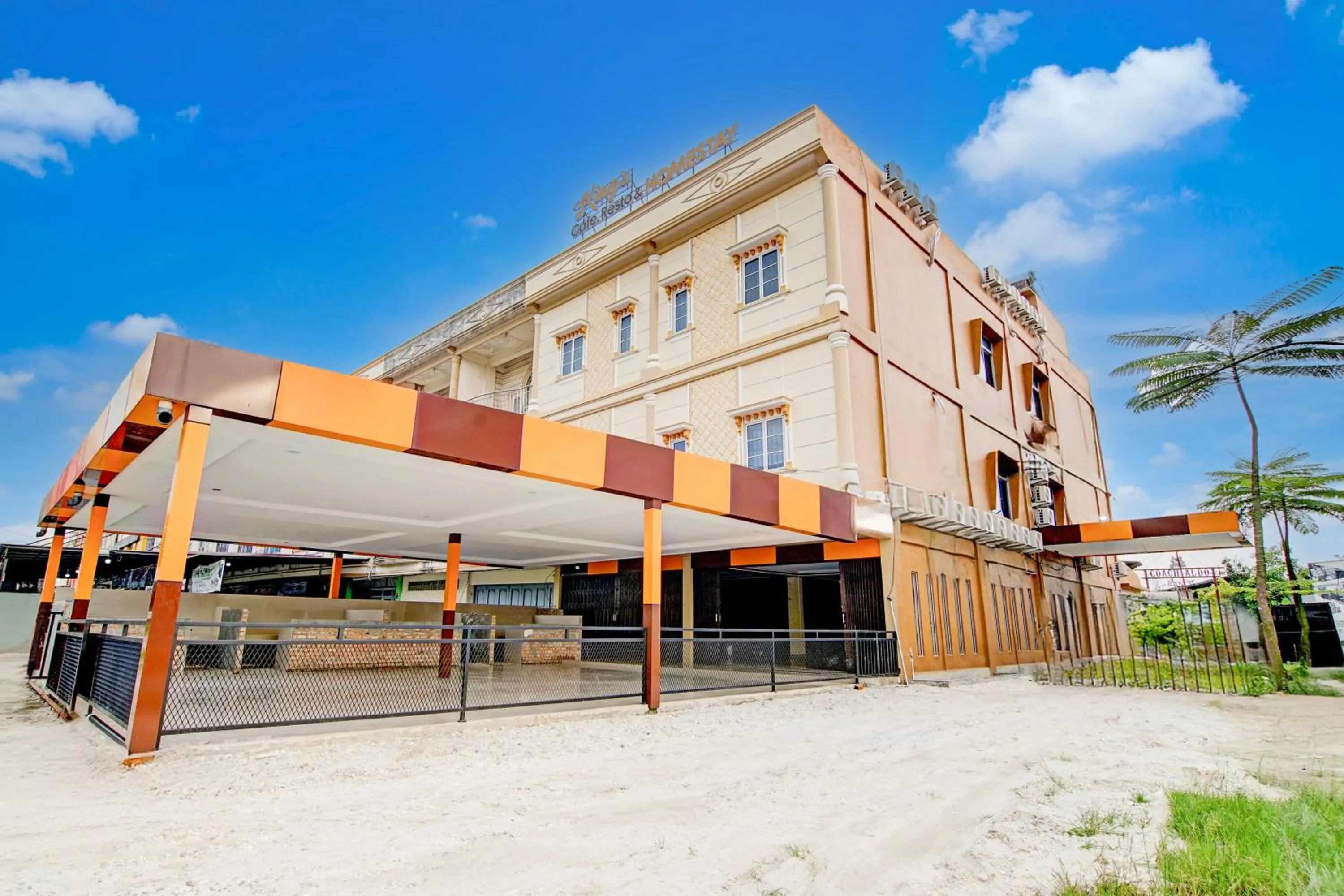 Facade/entrance in Collection O Pusat Kota Pekanbaru Near Rumah Sakit Prima Formerly King's Homestay