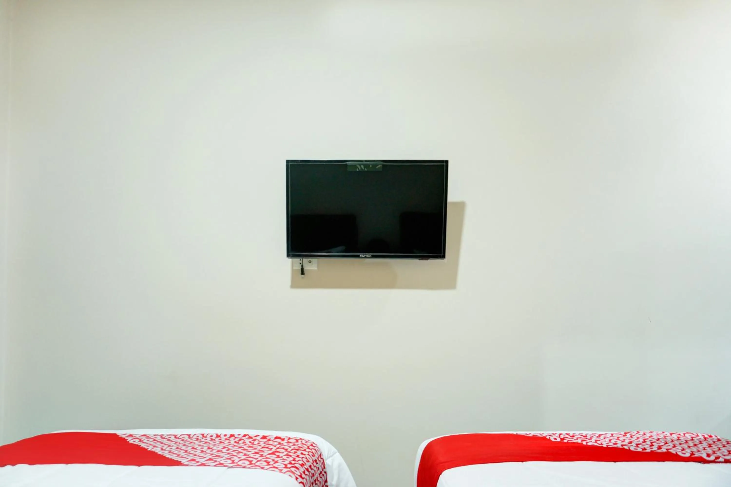 Bedroom, Bed in Hotel O Kedaton Near Rumah Sakit Advent Bandar Lampung Formerly Hotel Plain C Lake