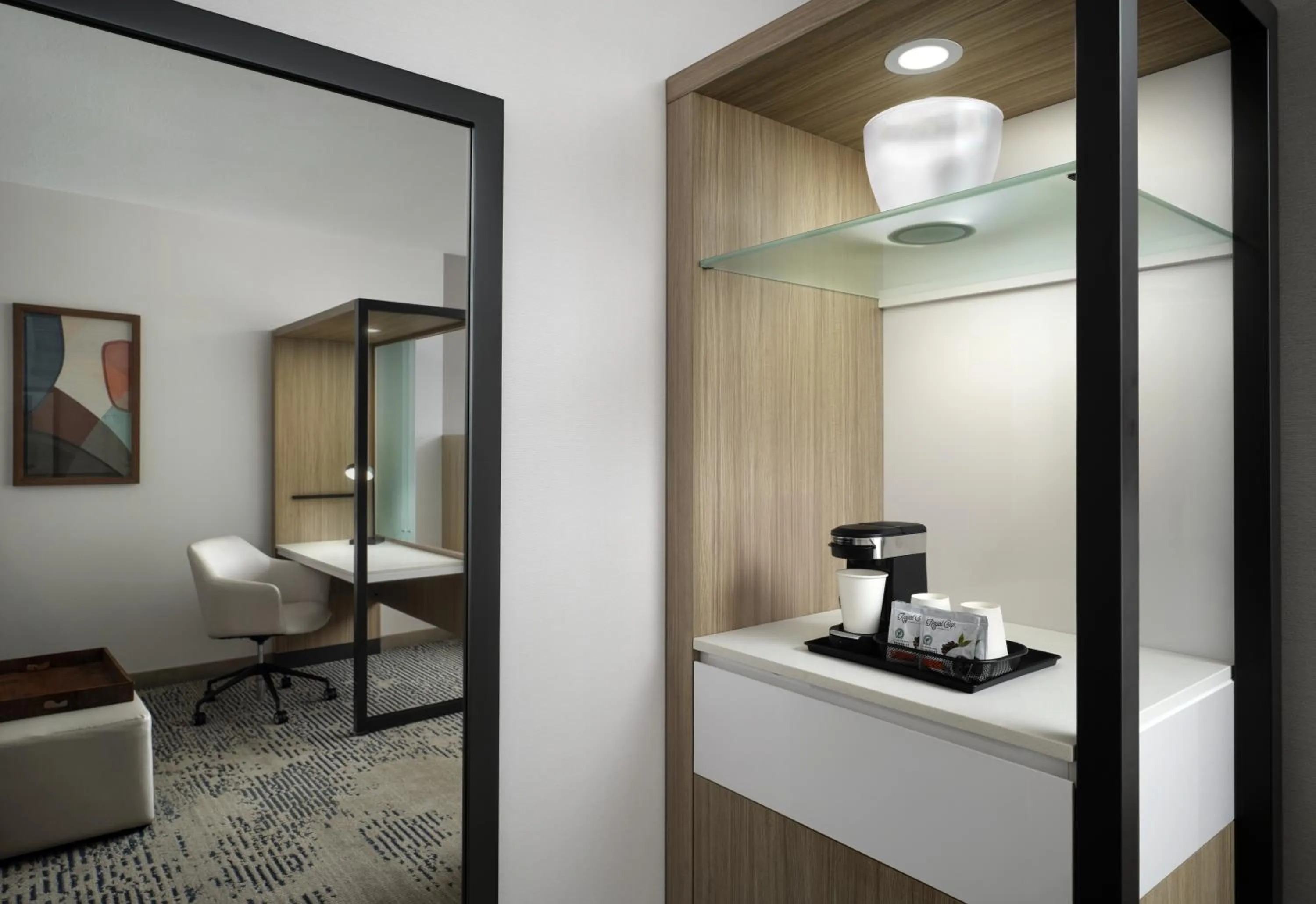 Living room in SpringHill Suites by Marriot Troy Dayton