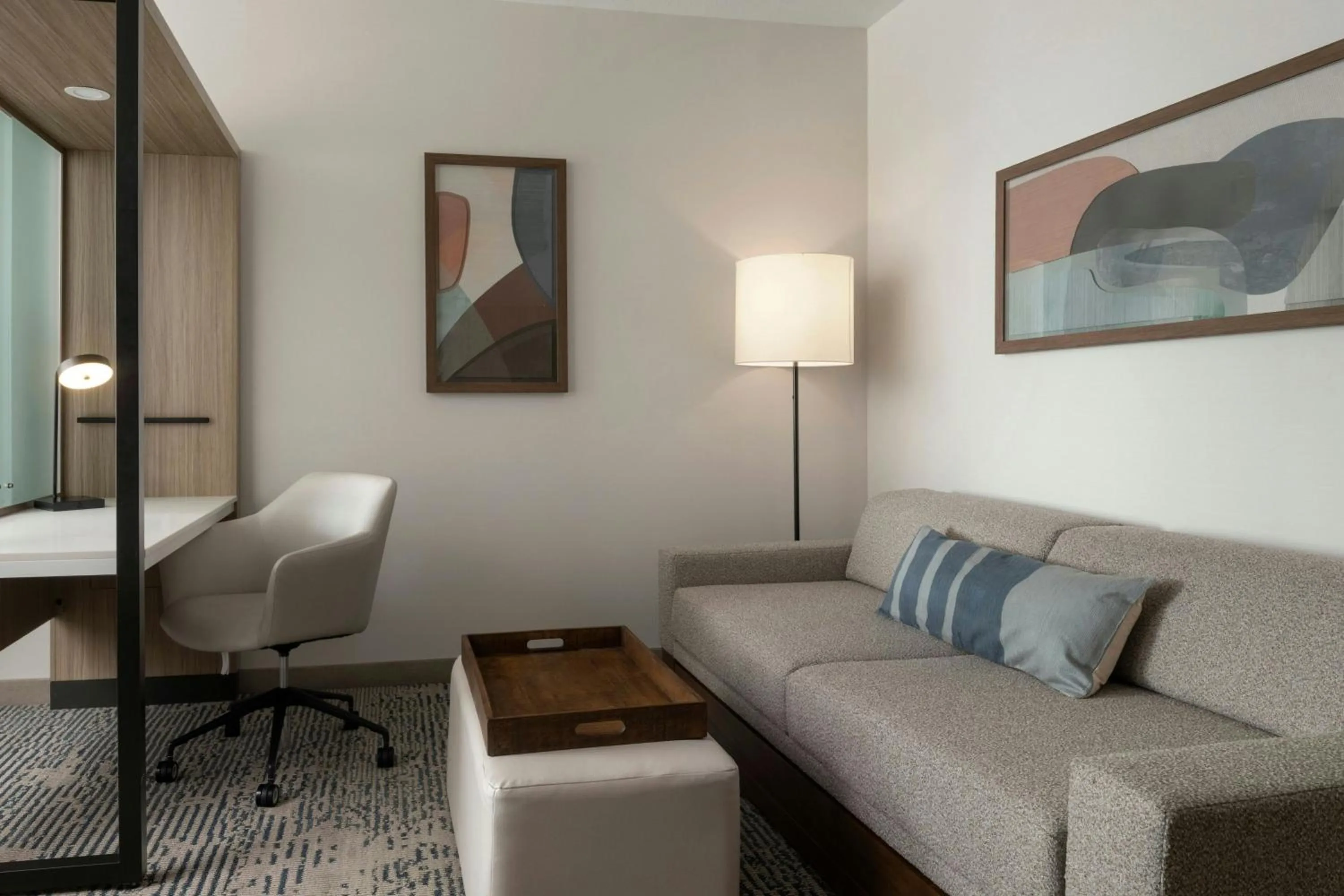 Living room in SpringHill Suites by Marriot Troy Dayton
