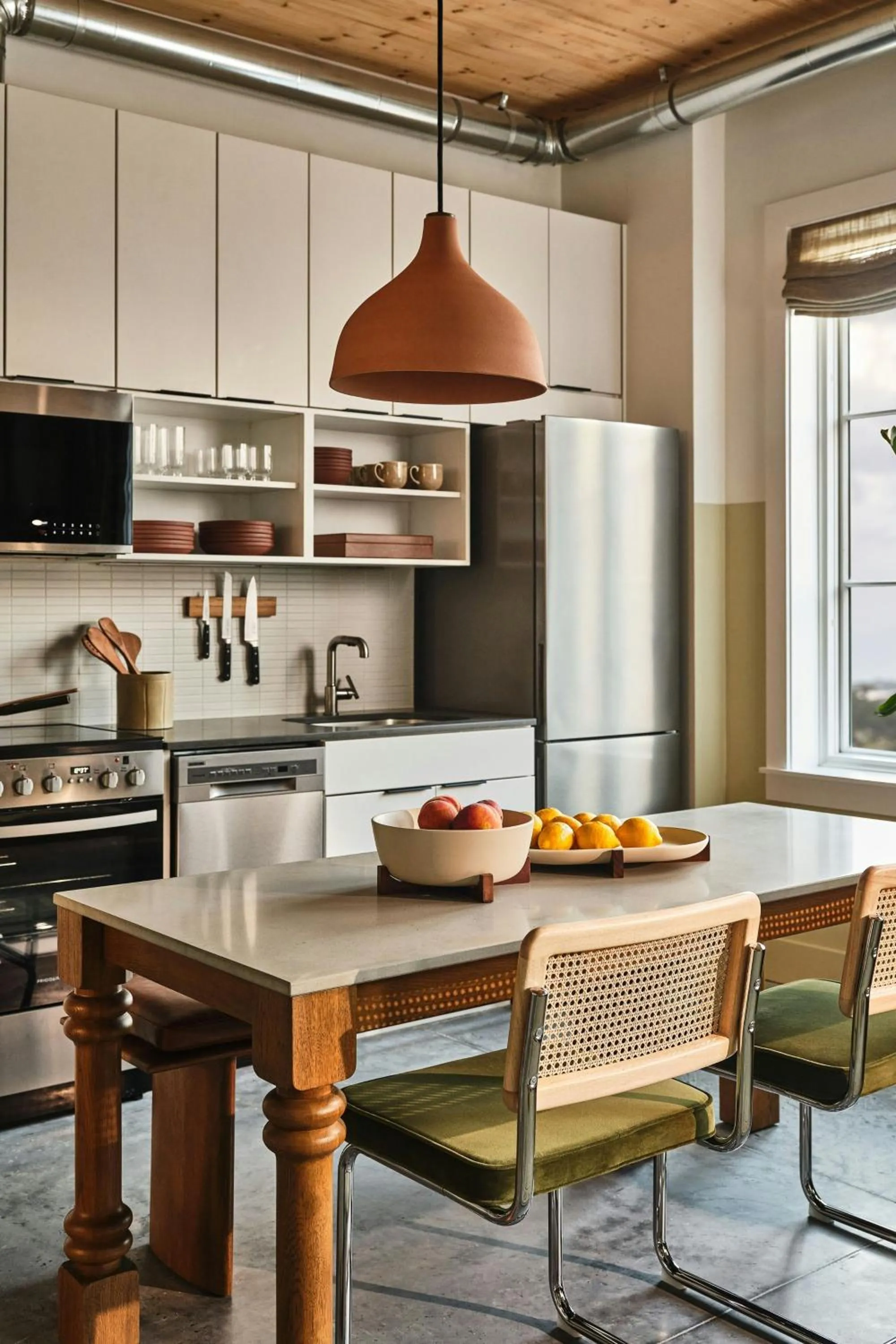 Kitchen or kitchenette in The Ann Savannah, Apartments by Marriott Bonvoy