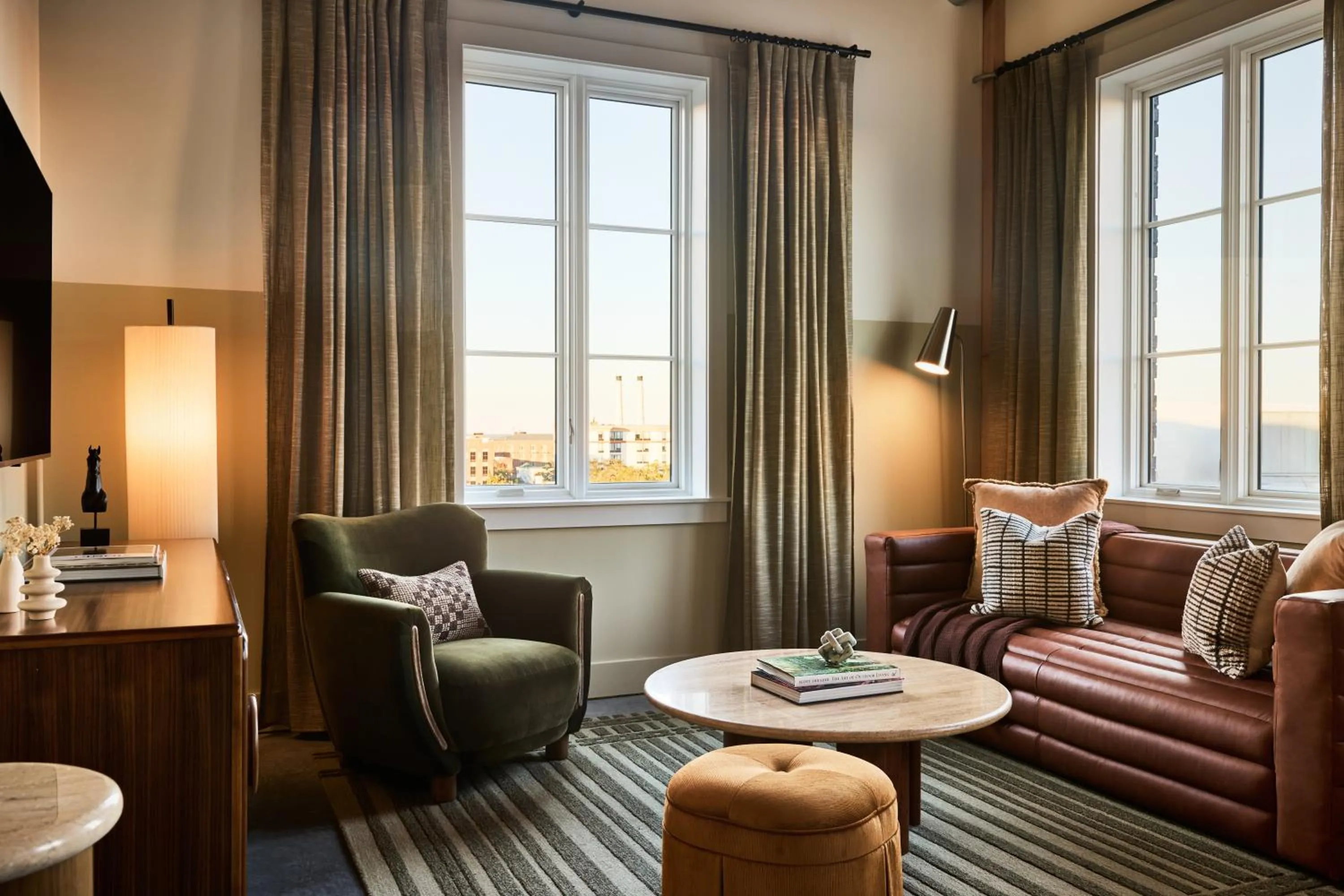 Living room in The Ann Savannah, Apartments by Marriott Bonvoy