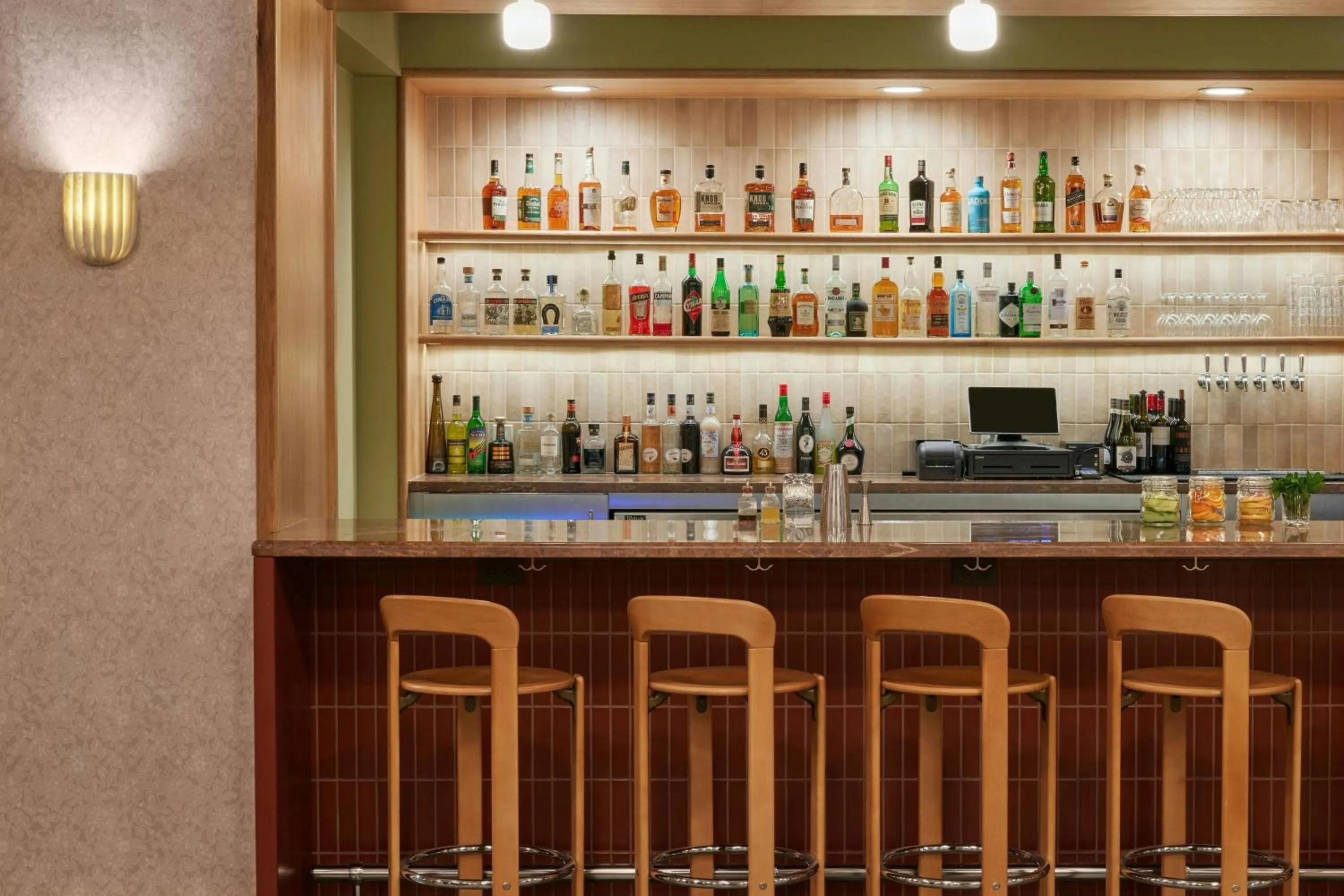 Lounge or bar in The Ann Savannah, Apartments by Marriott Bonvoy