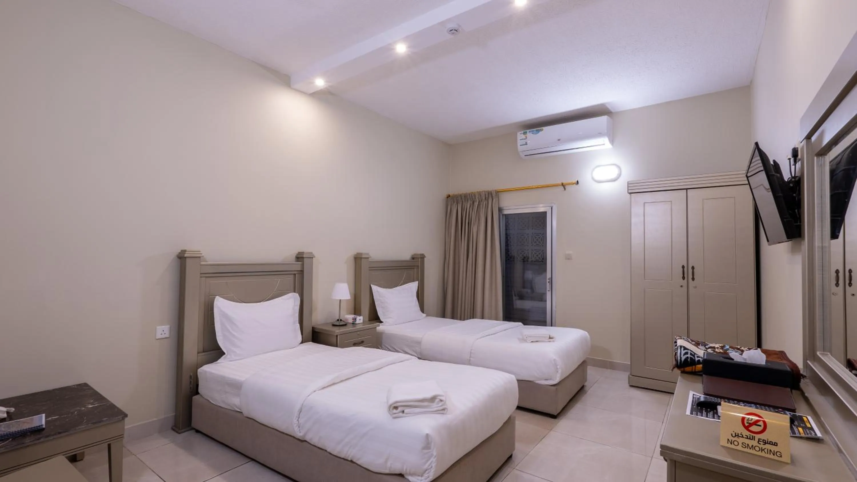 Bedroom, Bed in Al Iqbal Hotel