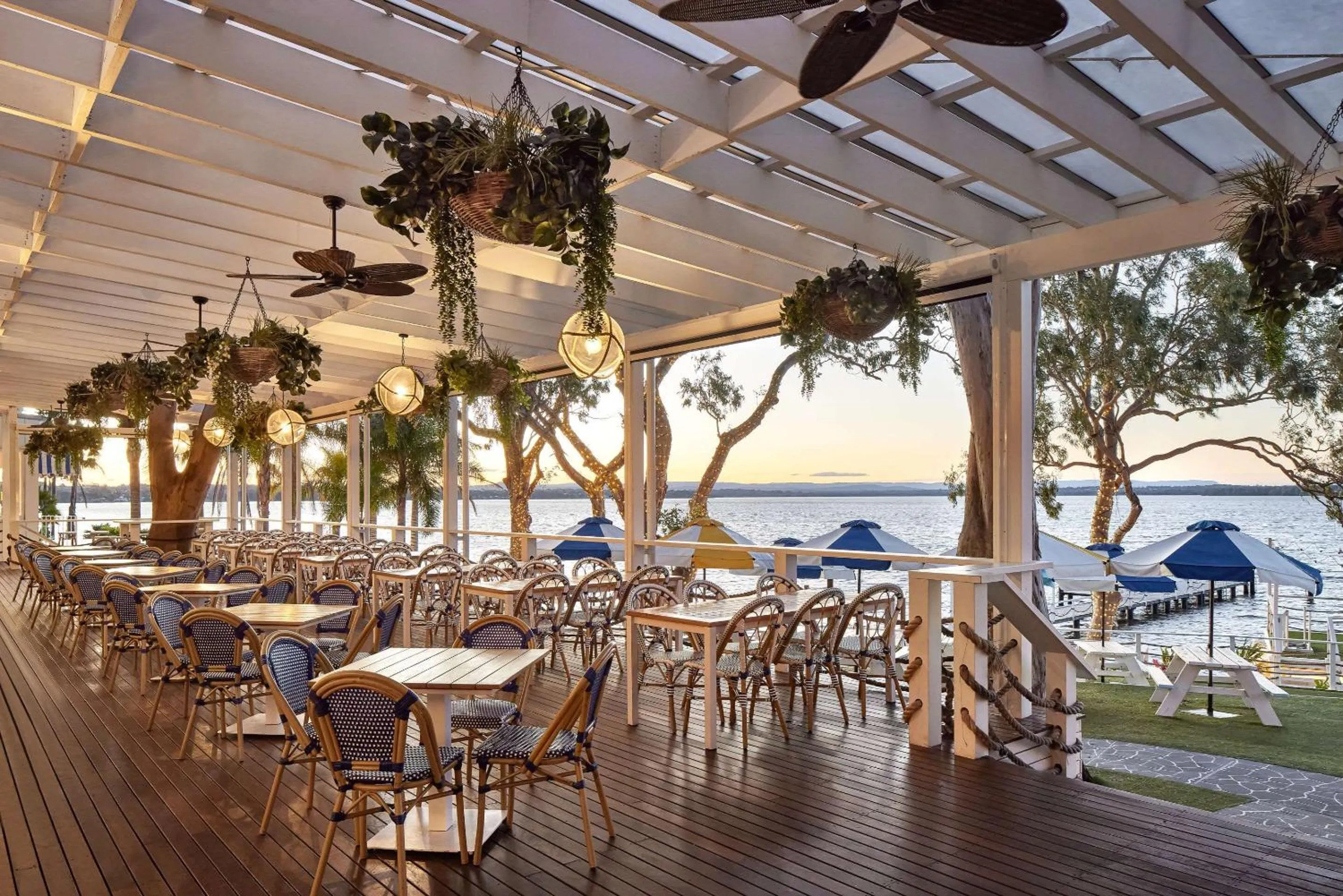 Restaurant/places to eat in The Beachcomber Hotel & Resort, an Ascend Collection Resort