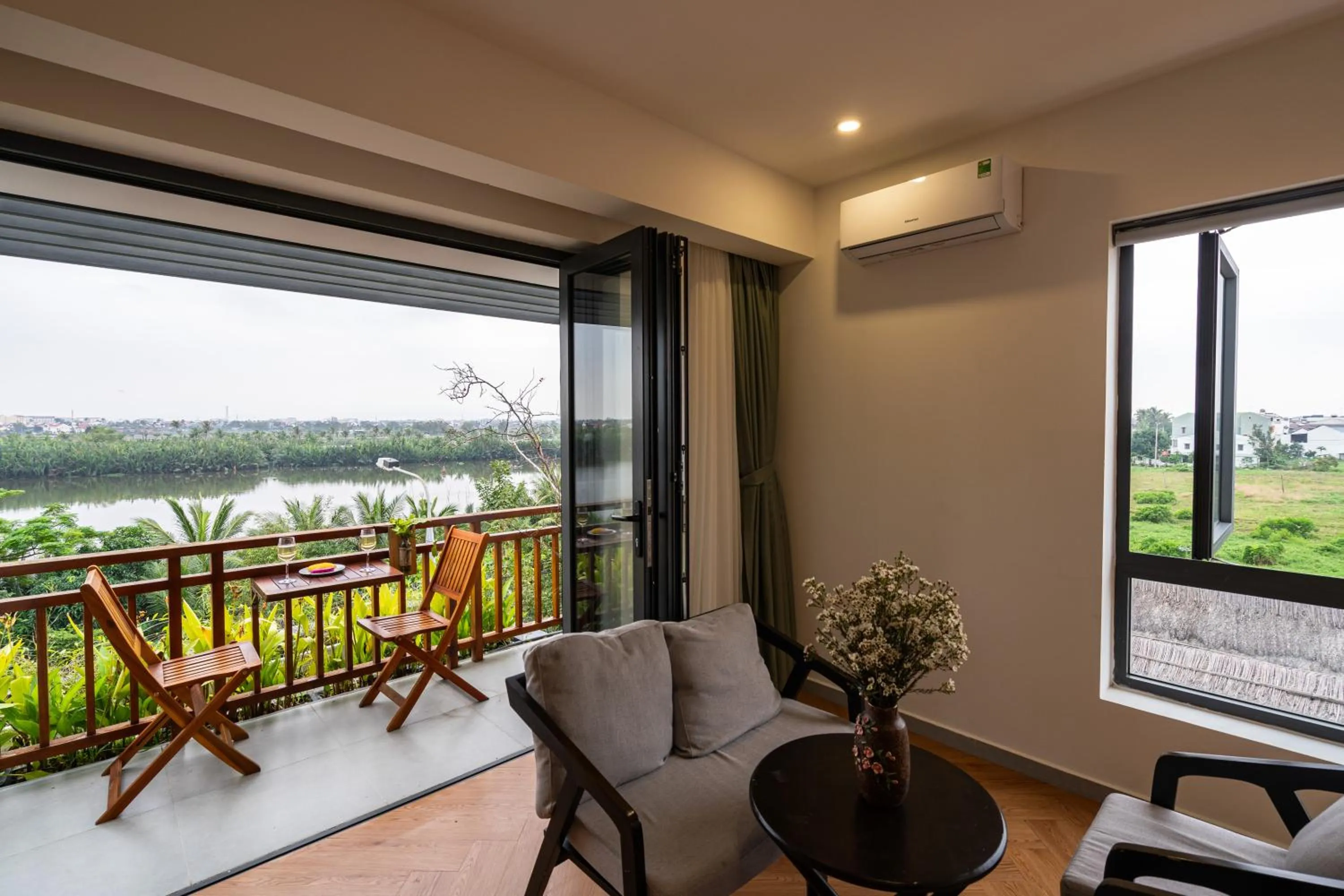 Natural landscape in Palm Riverside Boutique