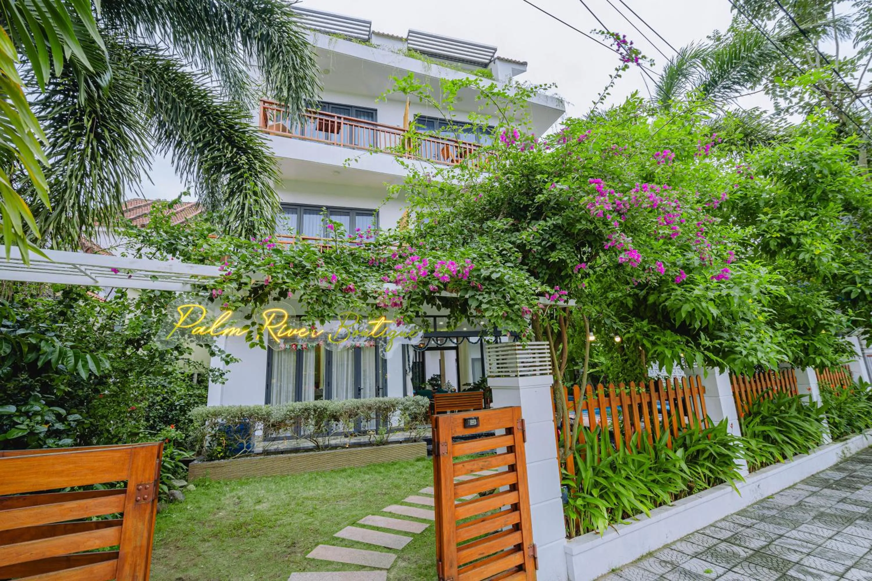 Property building in Palm Riverside Boutique