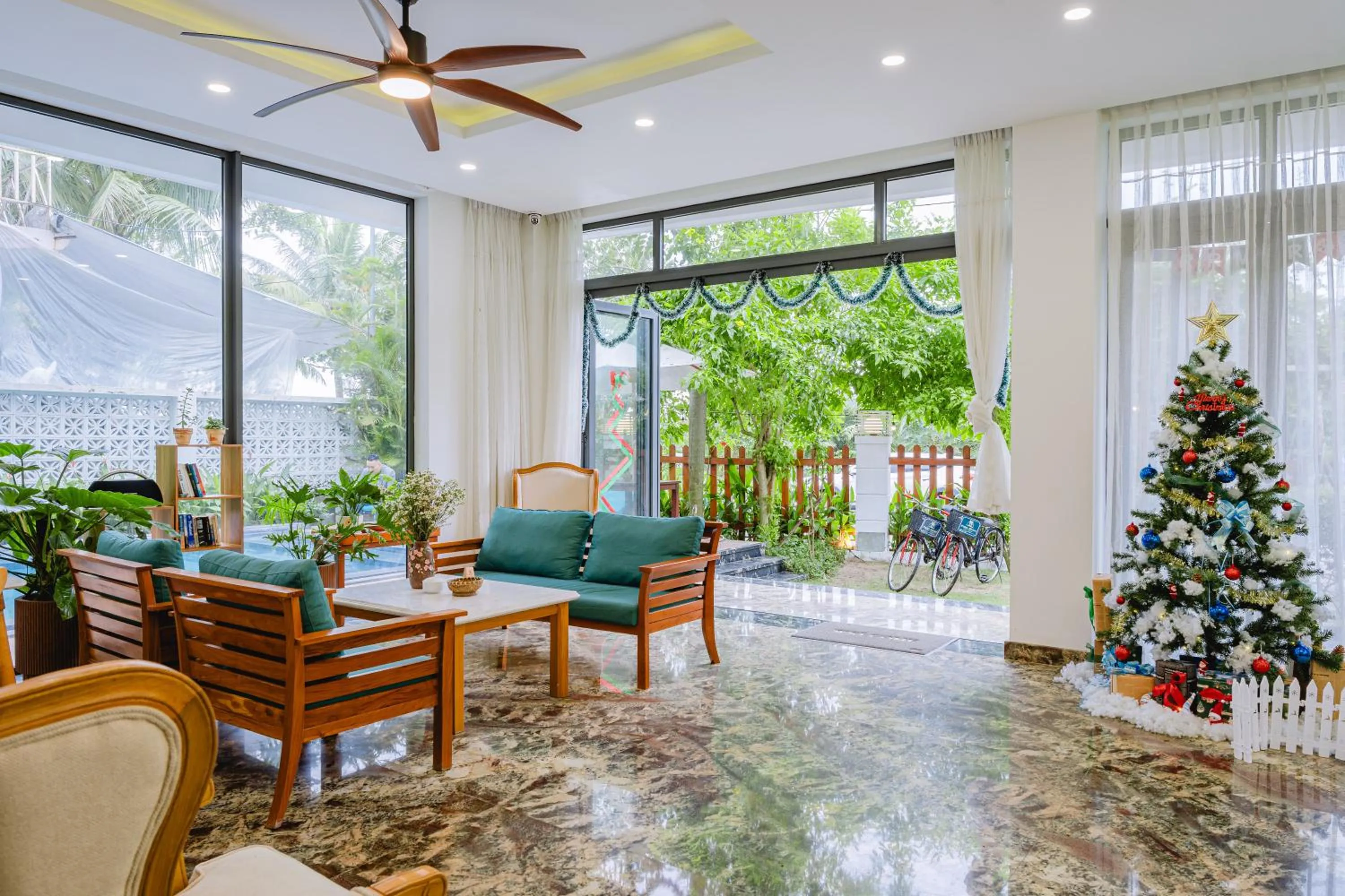 Natural landscape in Palm Riverside Boutique