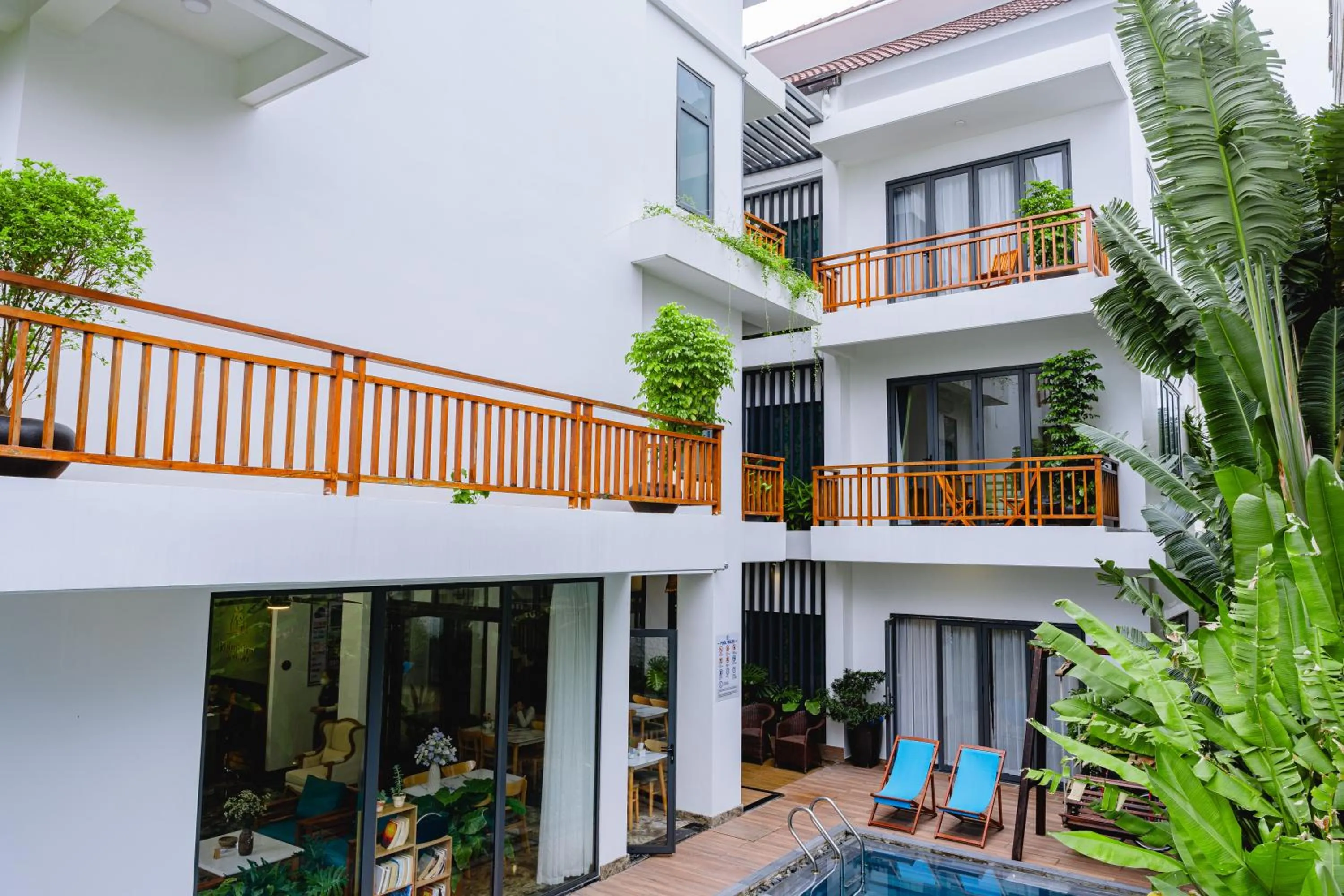 Property building in Palm Riverside Boutique