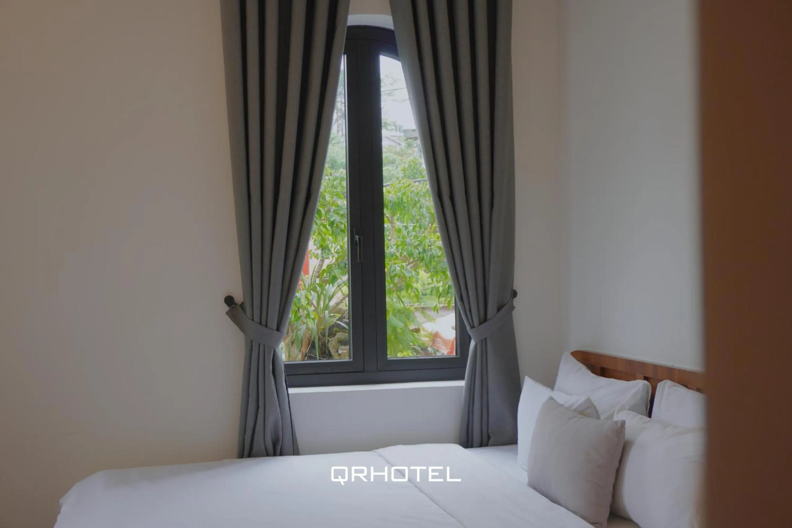 Bed in QR Hotel Dalat