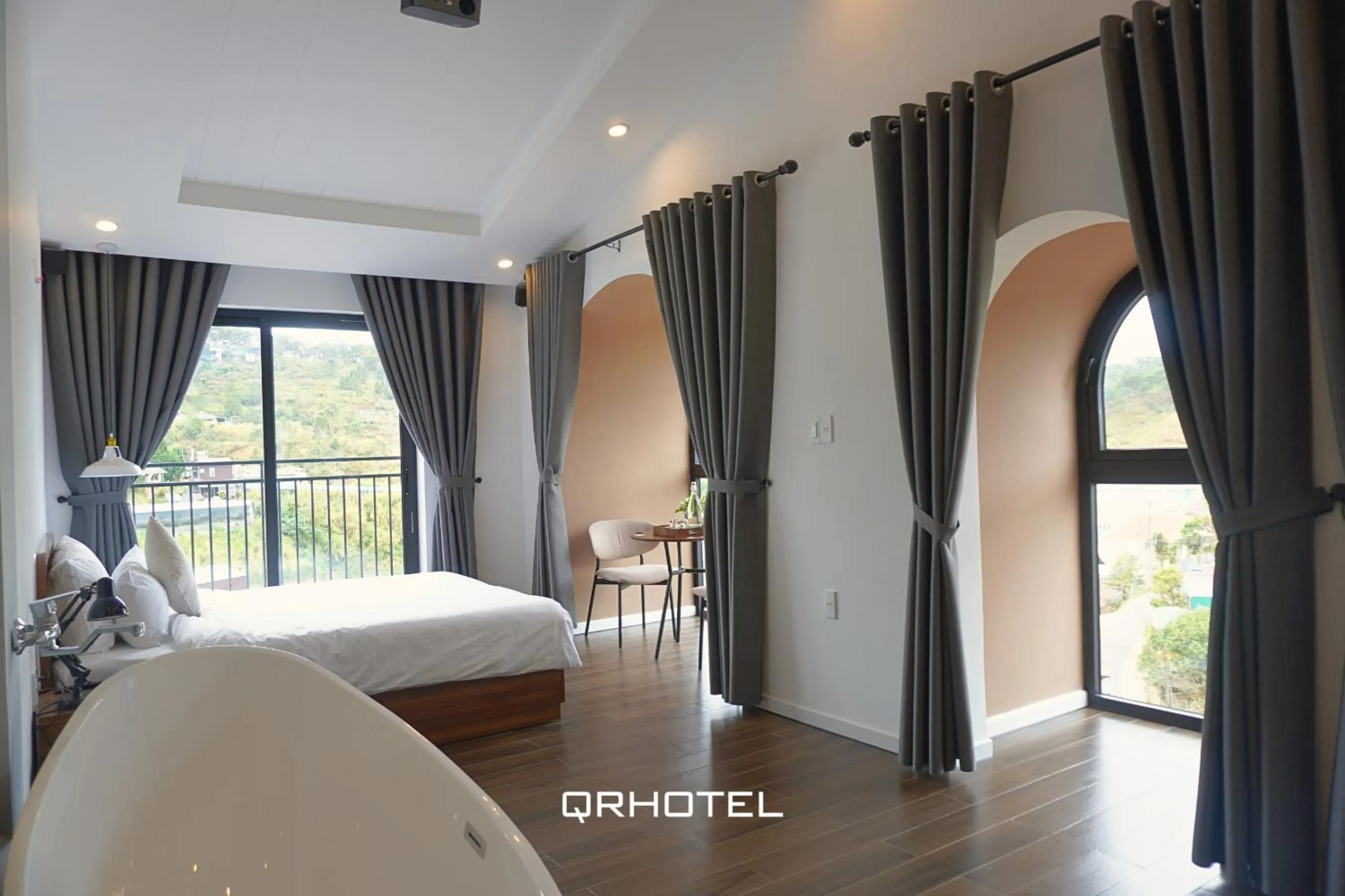 Bed in QR Hotel Dalat