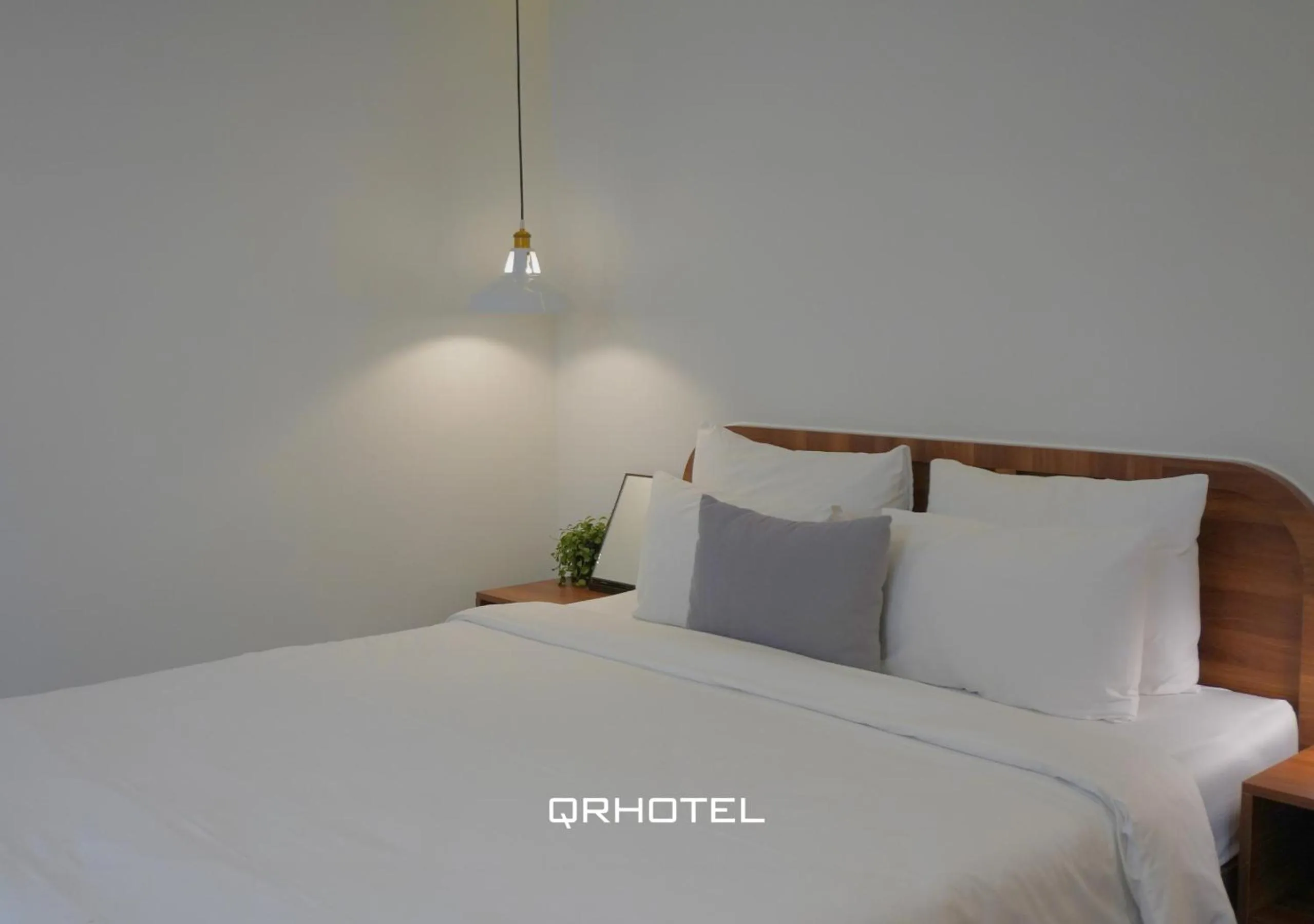 Bed in QR Hotel Dalat