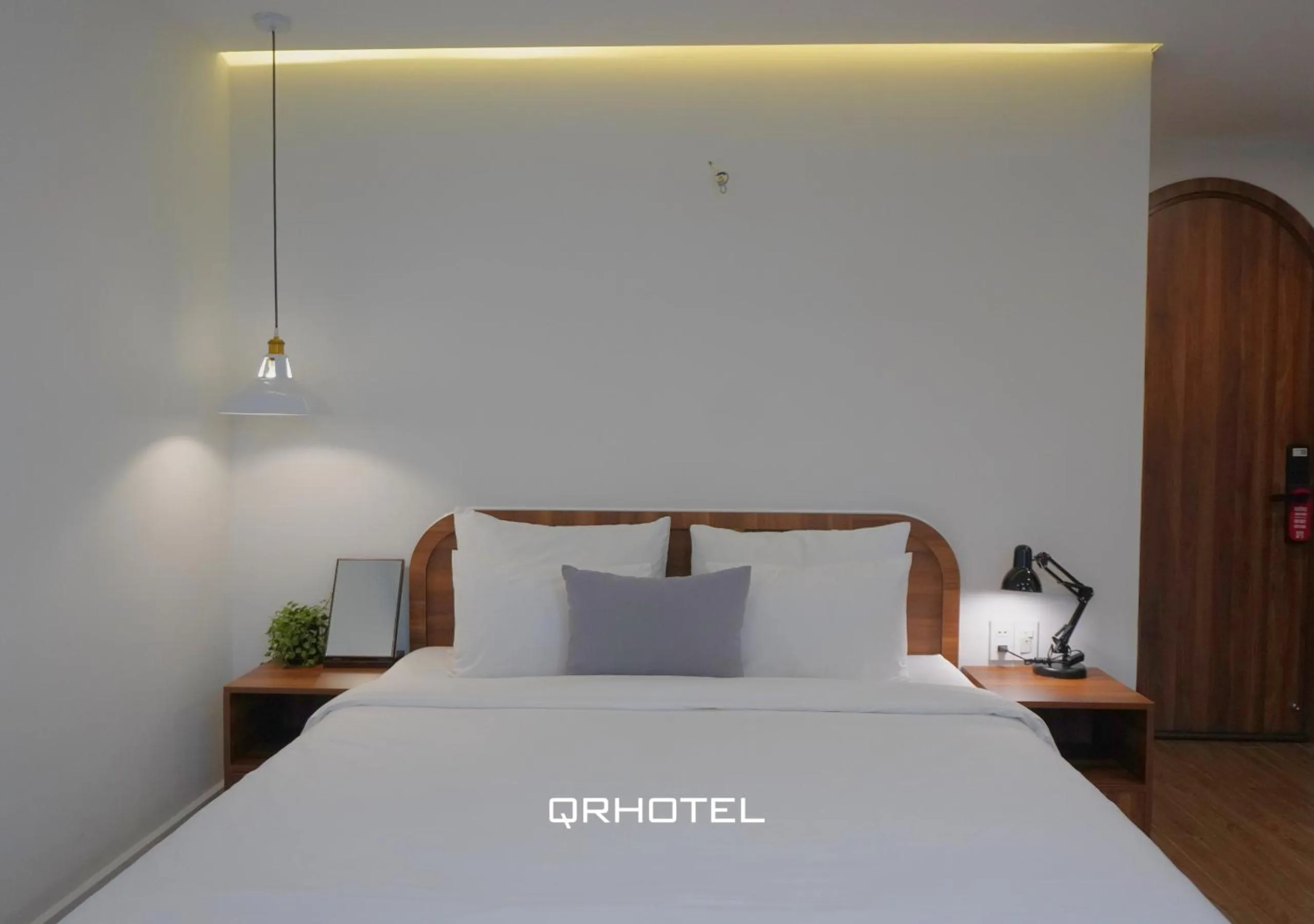 Bed in QR Hotel Dalat