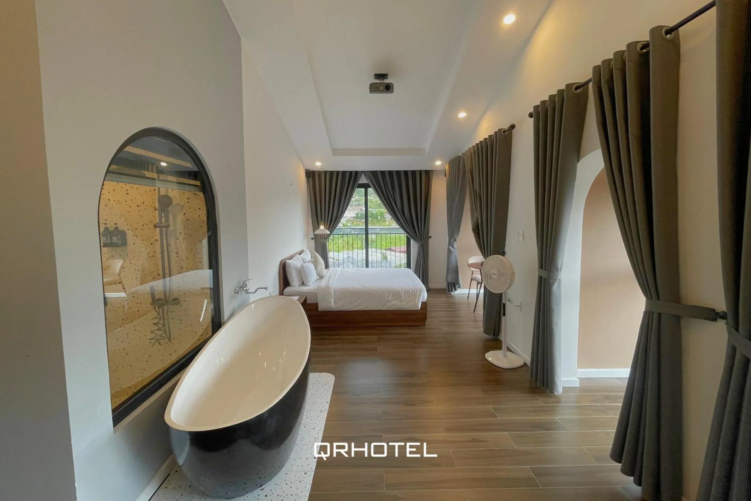 Bed in QR Hotel Dalat