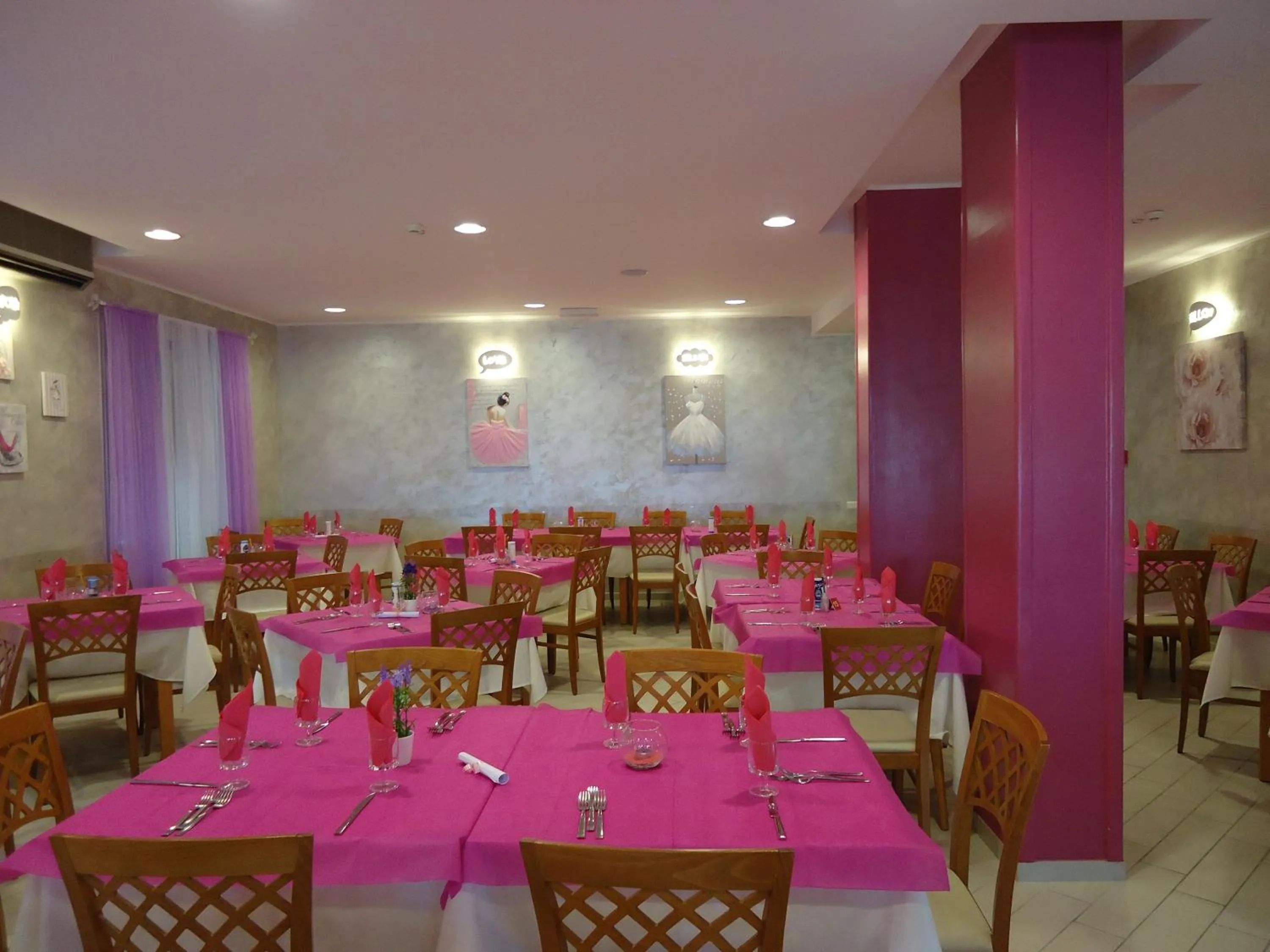 Restaurant/places to eat in Hotel Mont Blanc