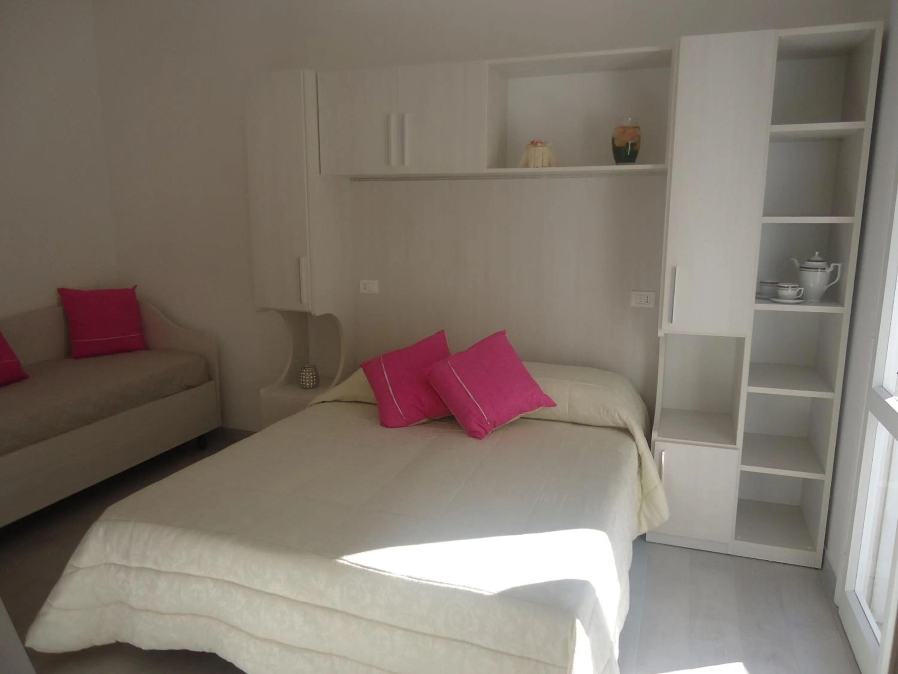 Bedroom, Bed in Hotel Mont Blanc